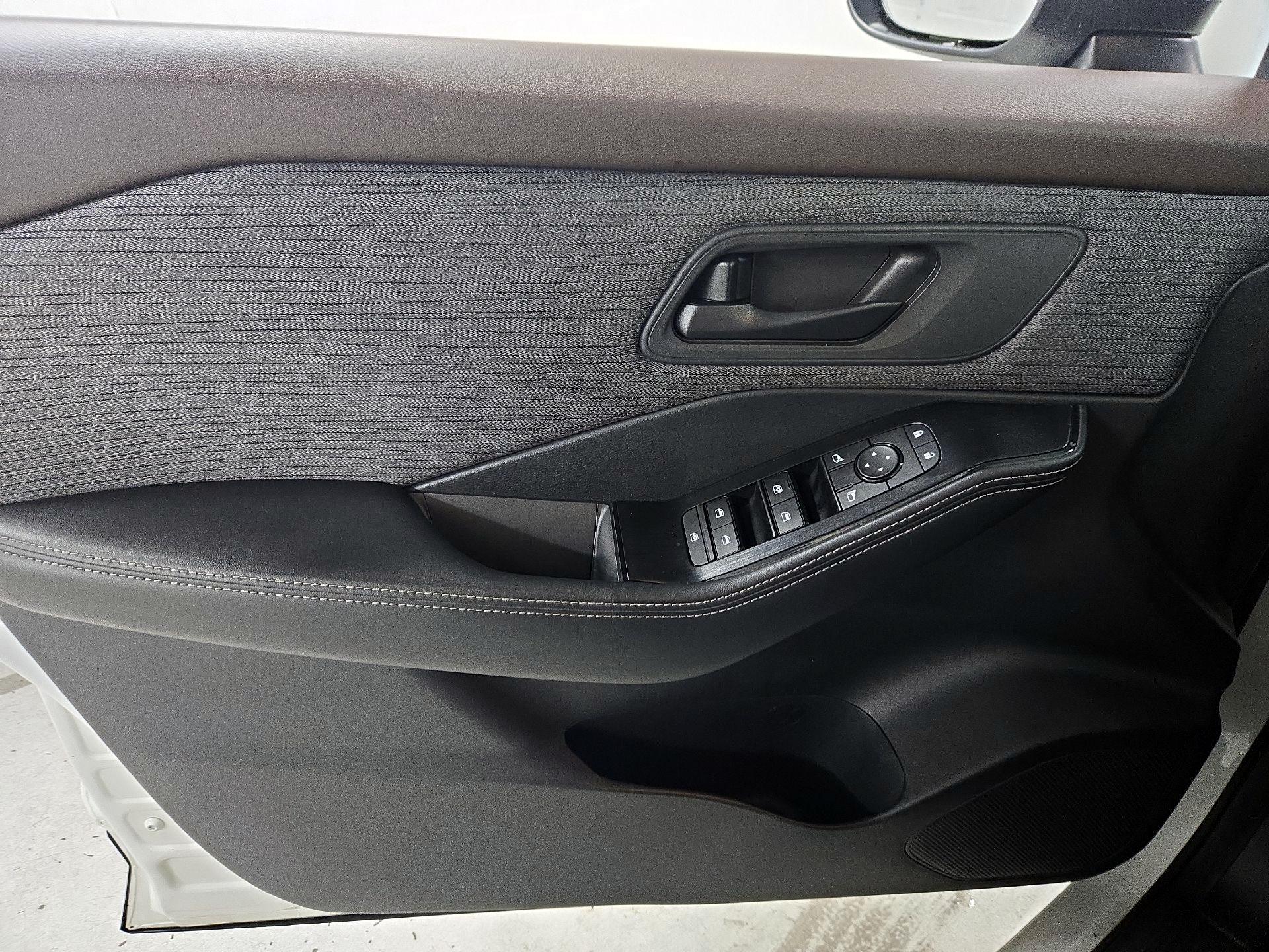 Thumbnail: 2021 Nissan Rogue - 12