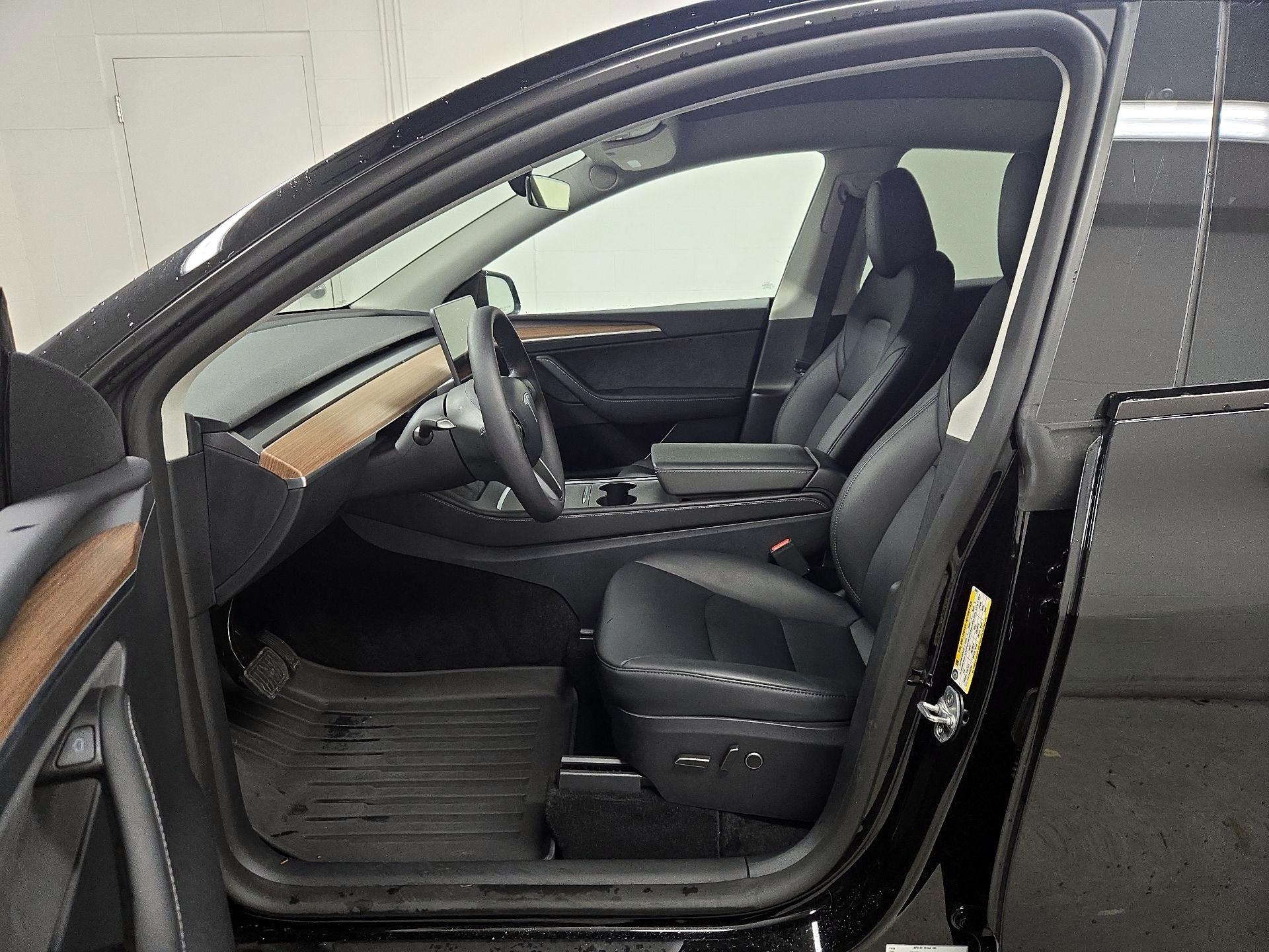 Thumbnail: 2025 Tesla Model Y - 11