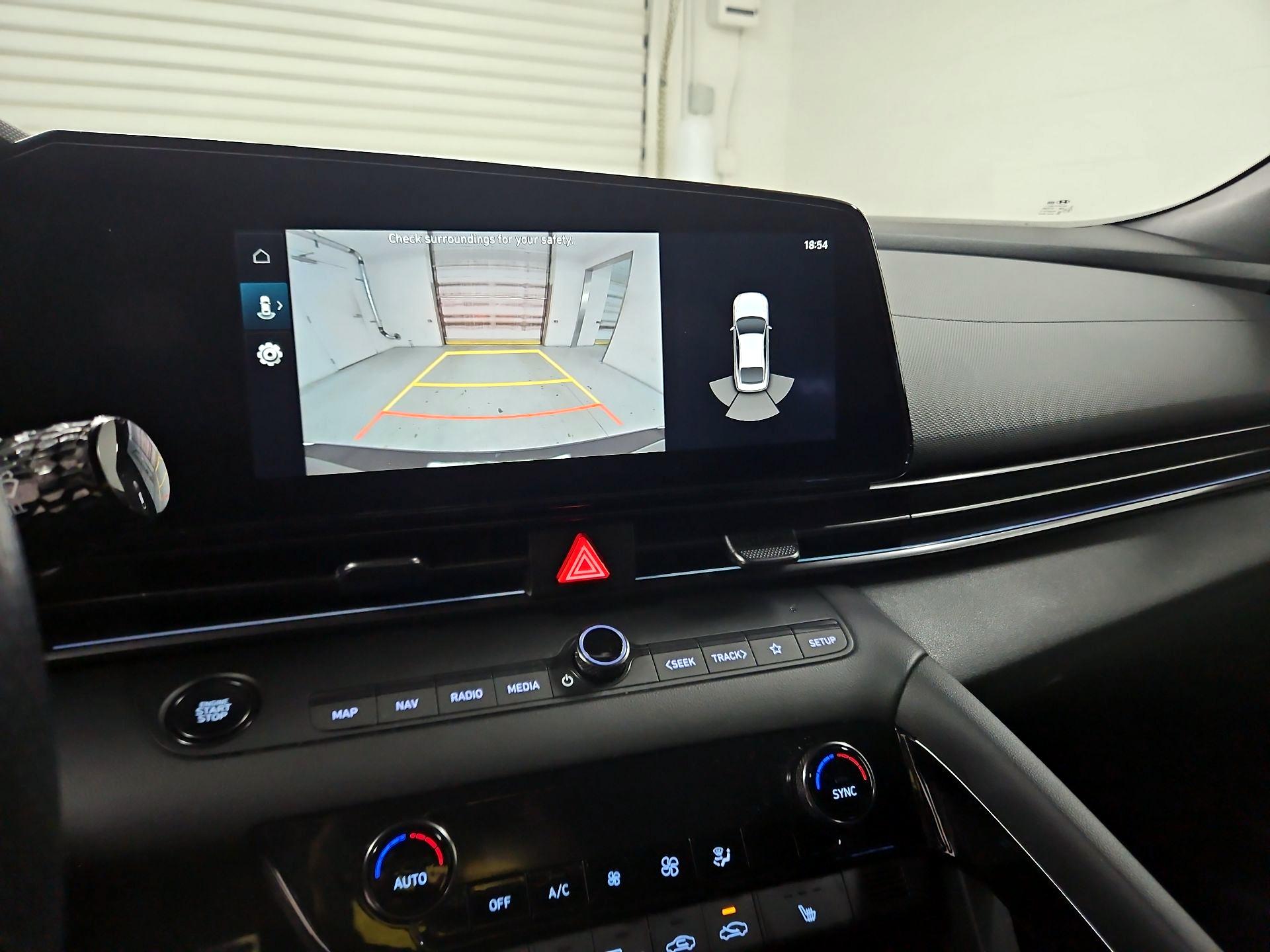 Thumbnail: 2022 Hyundai Elantra - 15