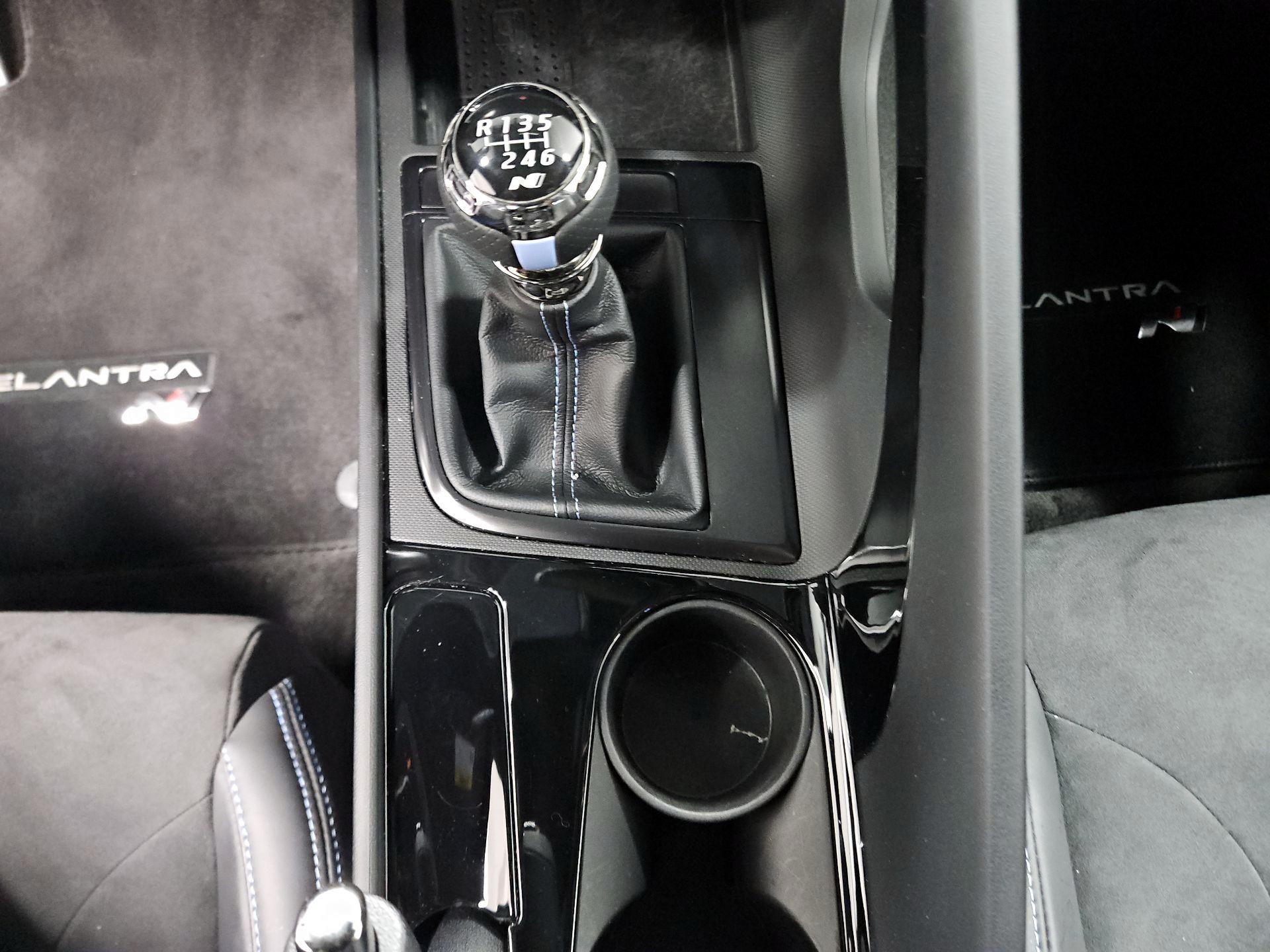 Thumbnail: 2022 Hyundai Elantra - 18