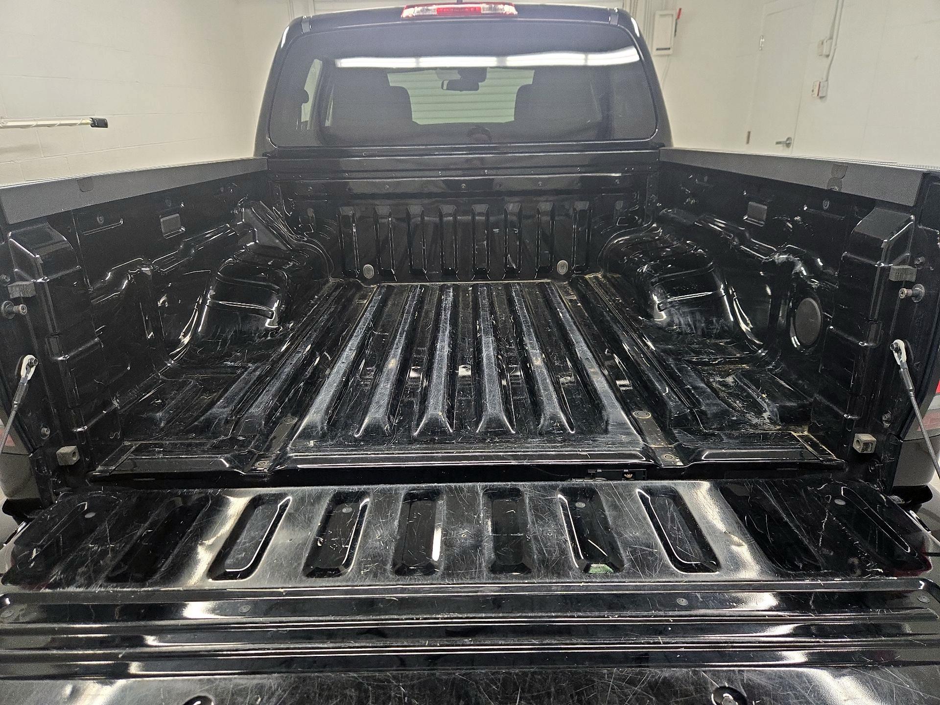 Thumbnail: 2022 Nissan Frontier - 20