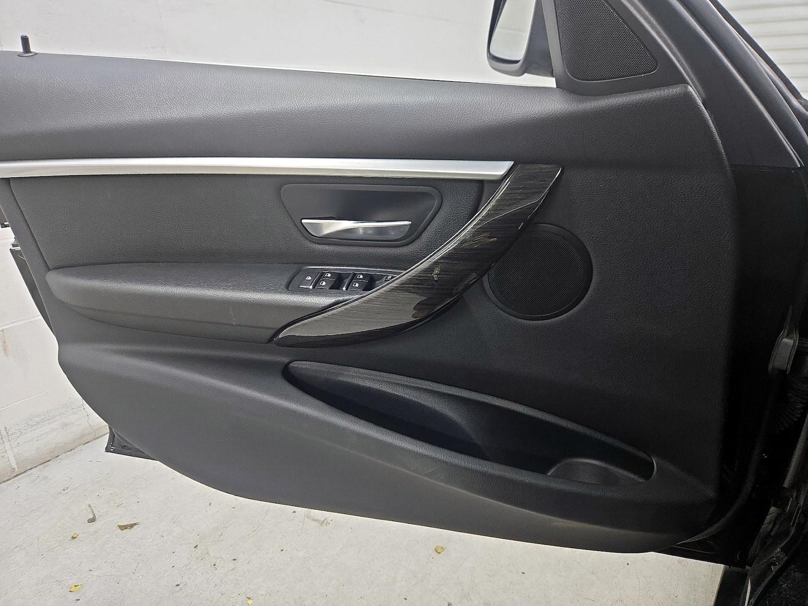 2018 BMW 3 Series 330e - Photo 13
