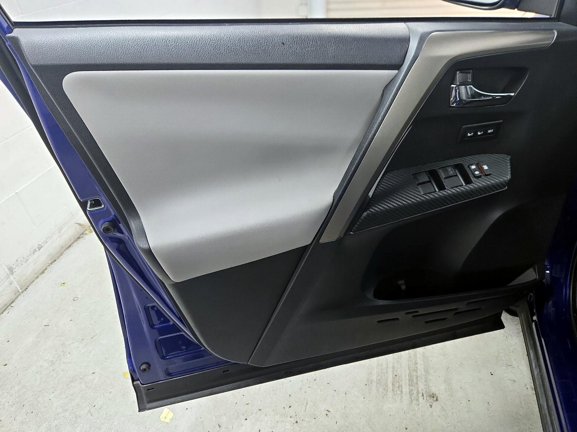 Thumbnail: 2014 Toyota RAV4 - 12