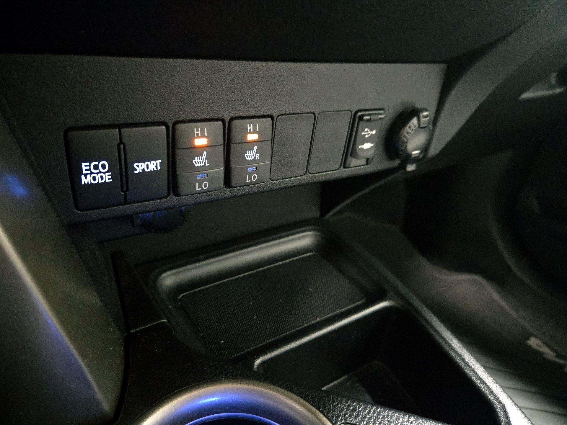 Thumbnail: 2014 Toyota RAV4 - 18