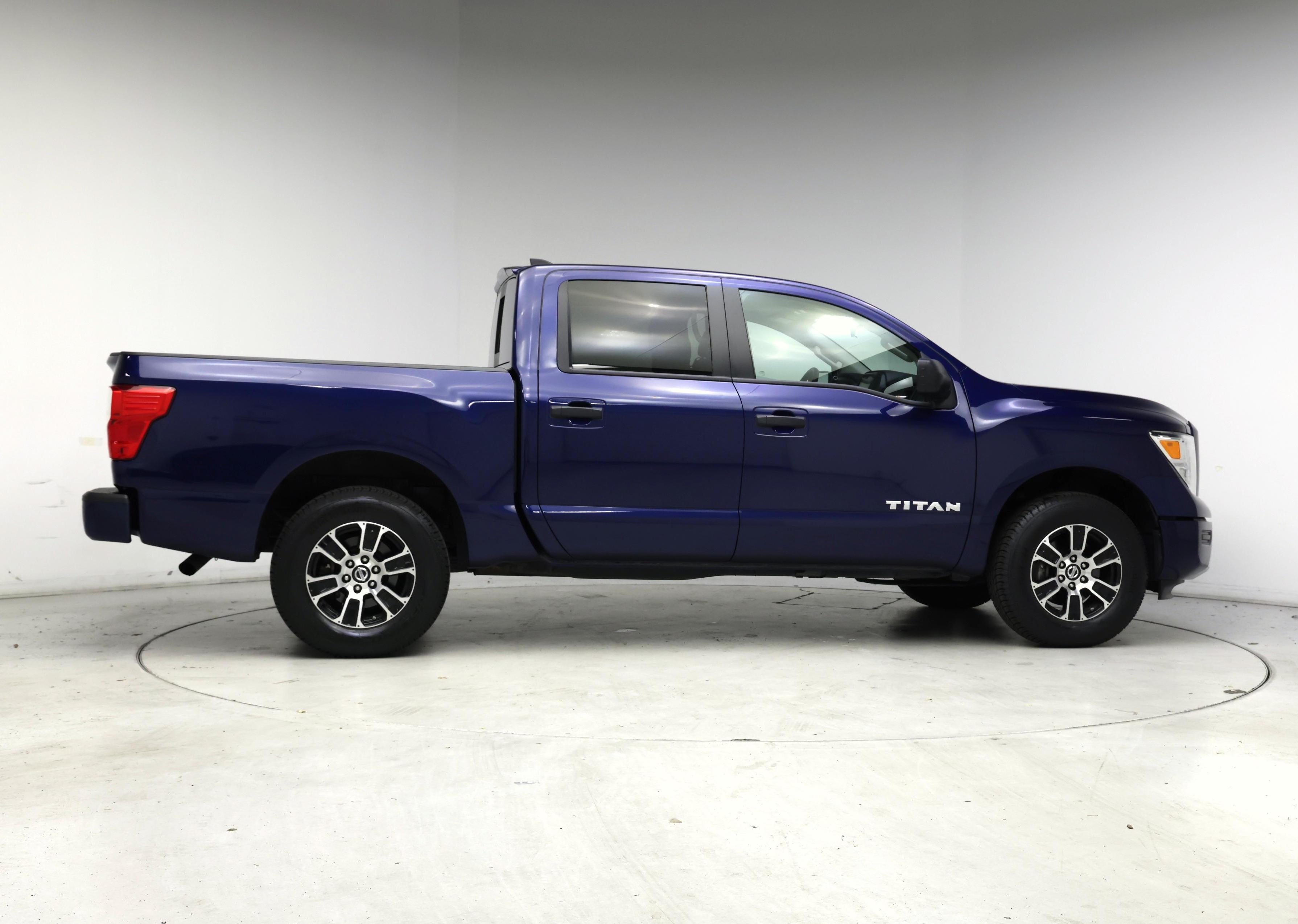 Thumbnail: 2022 Nissan Titan - 7