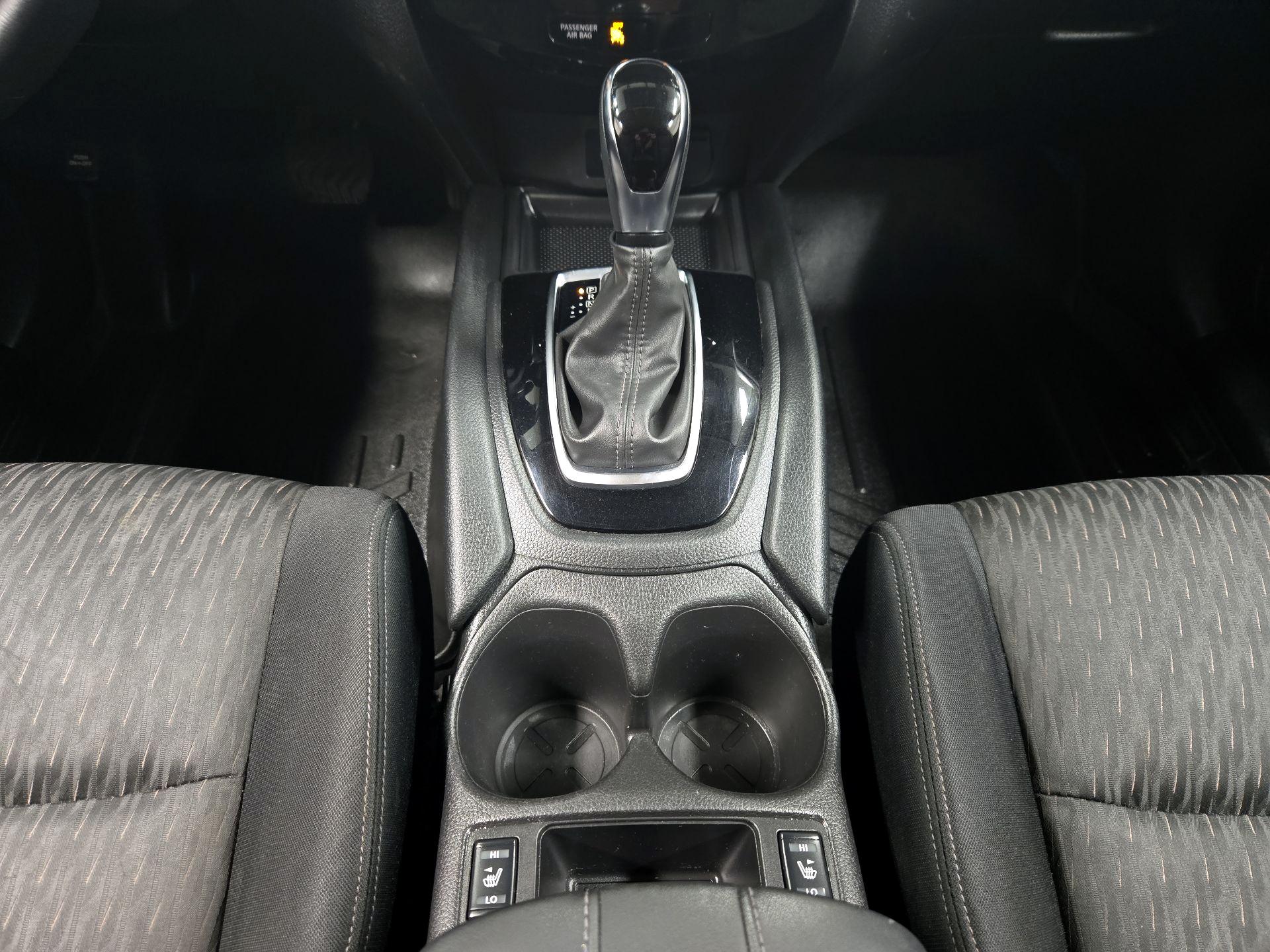 Thumbnail: 2018 Nissan Rogue - 18