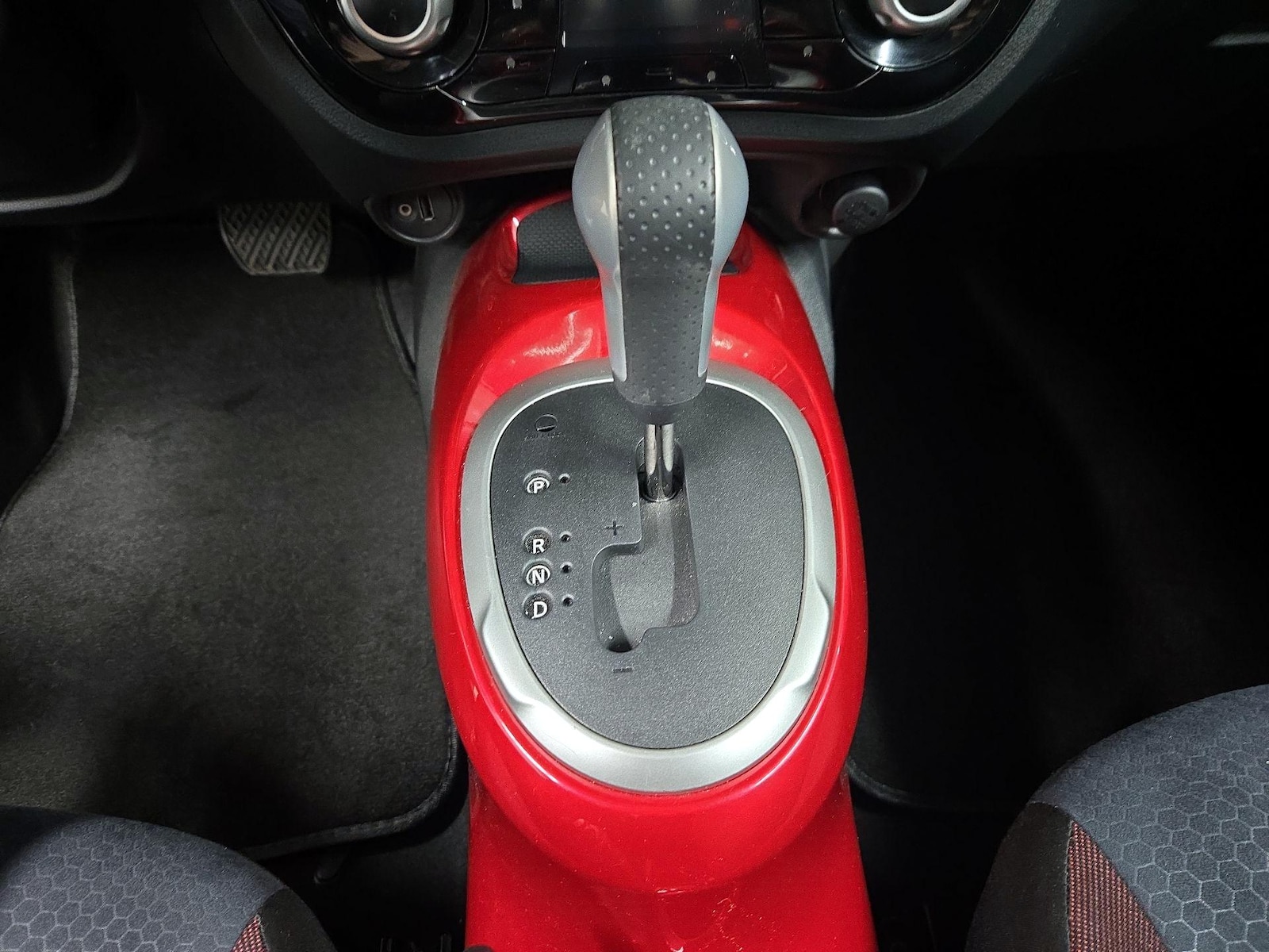 2016 Nissan Juke SV - Photo 18