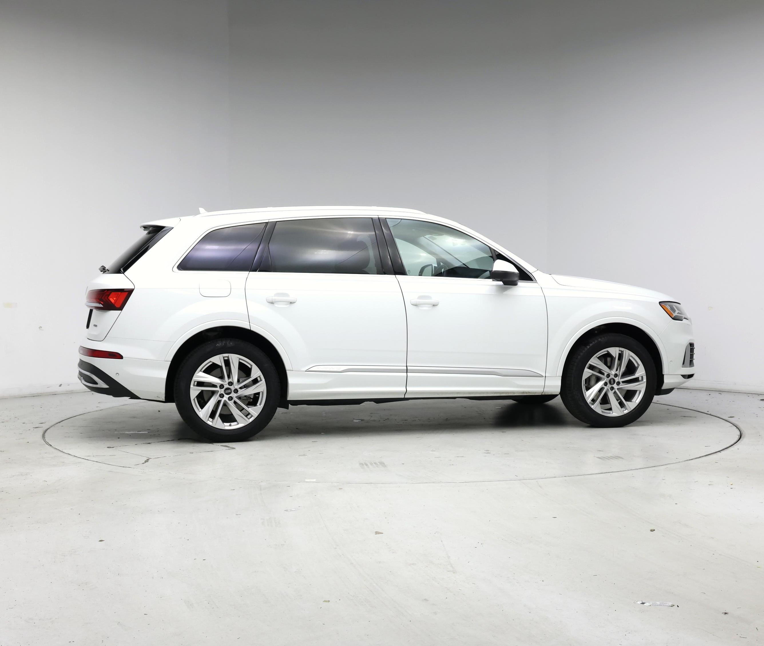 Thumbnail: 2022 Audi Q7 - 7