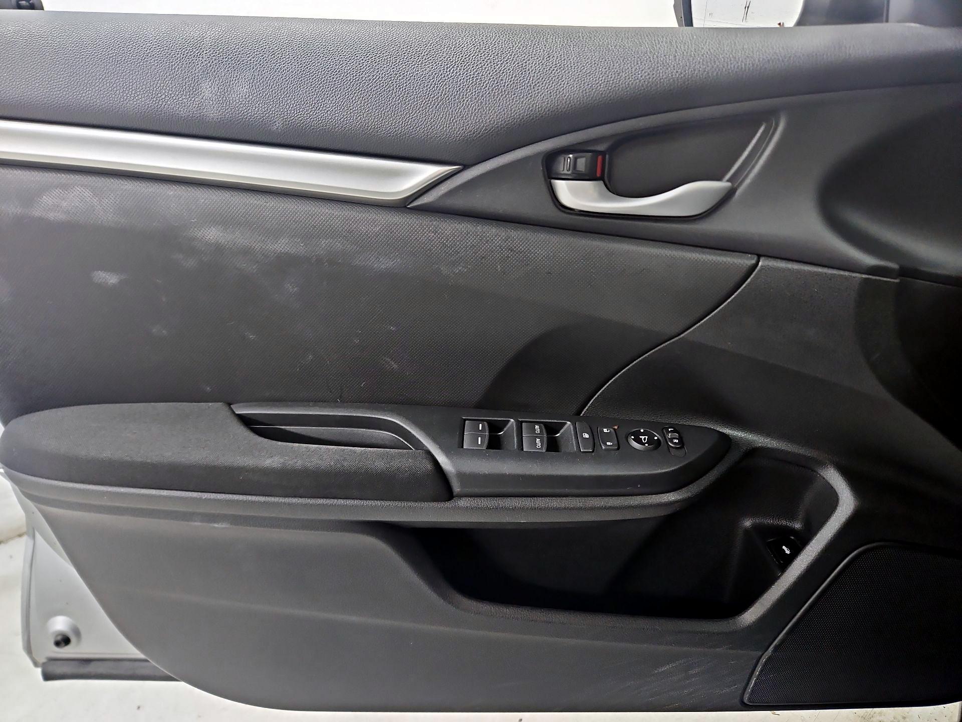 Thumbnail: 2016 Honda Civic - 12