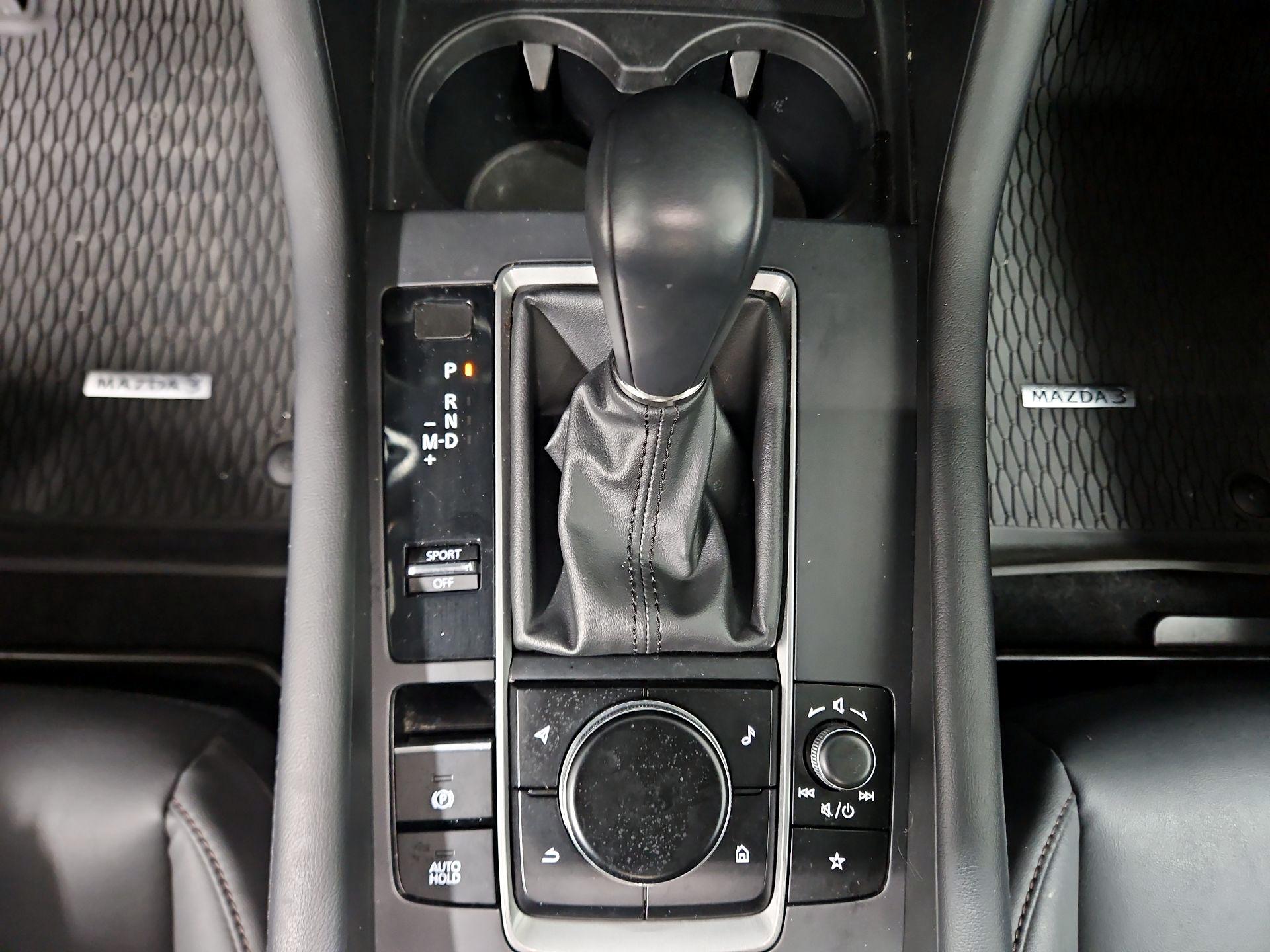 Thumbnail: 2022 Mazda Mazda3 - 17