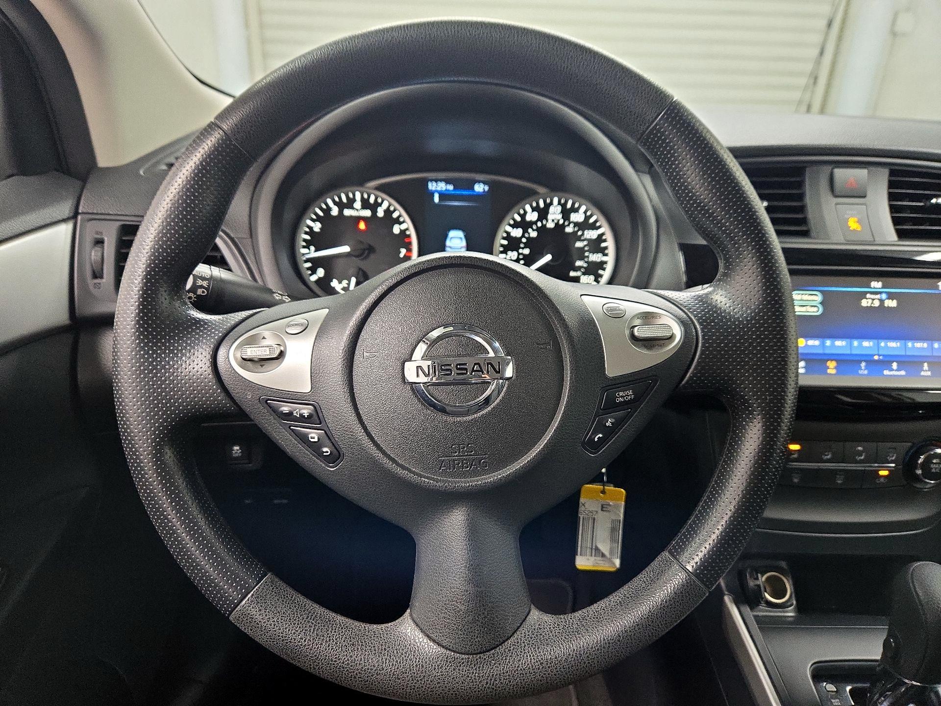 Thumbnail: 2019 Nissan Sentra - 10
