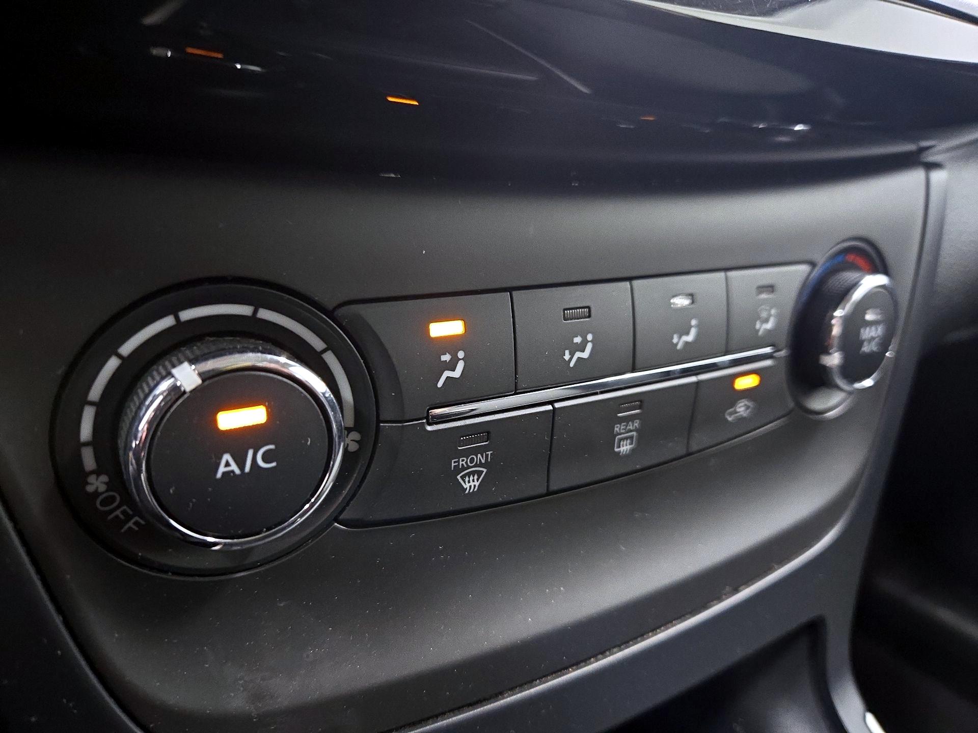 Thumbnail: 2019 Nissan Sentra - 16