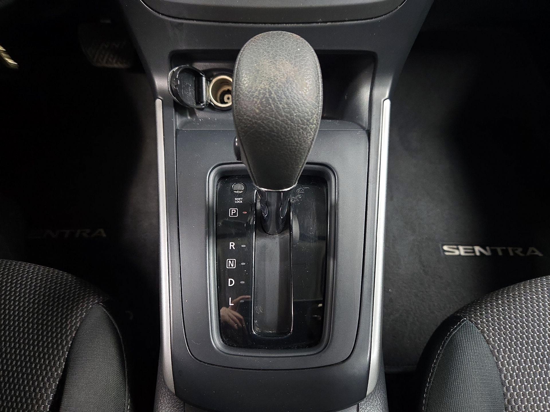 Thumbnail: 2019 Nissan Sentra - 17