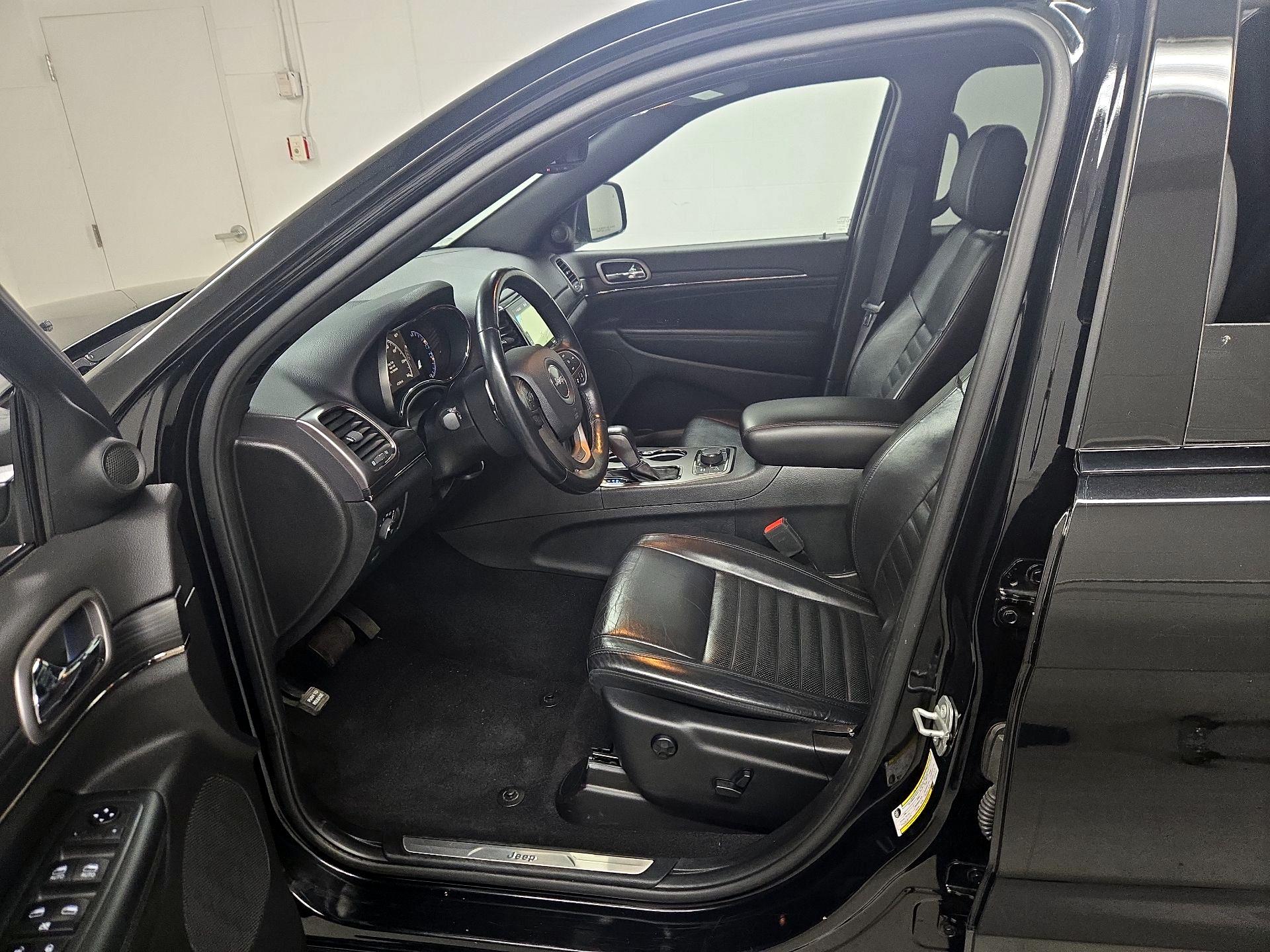 Thumbnail: 2020 Jeep Grand Cherokee - 11