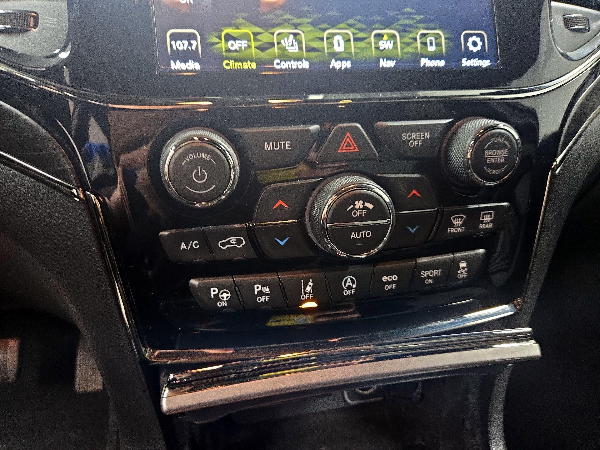 Thumbnail: 2020 Jeep Grand Cherokee - 17