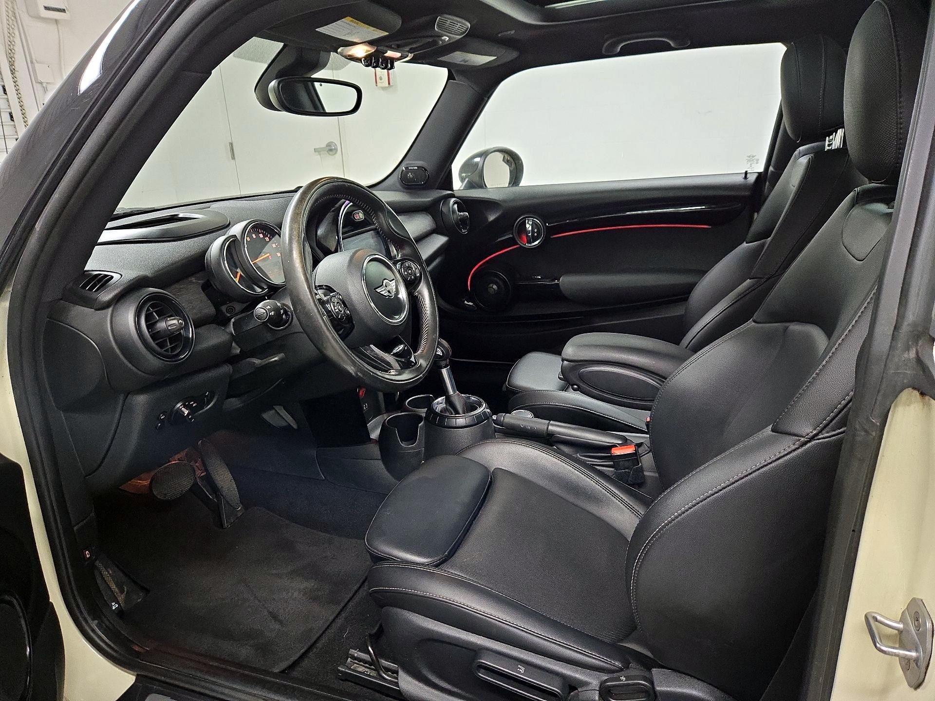 Thumbnail: 2017 MINI Cooper Hardtop - 11