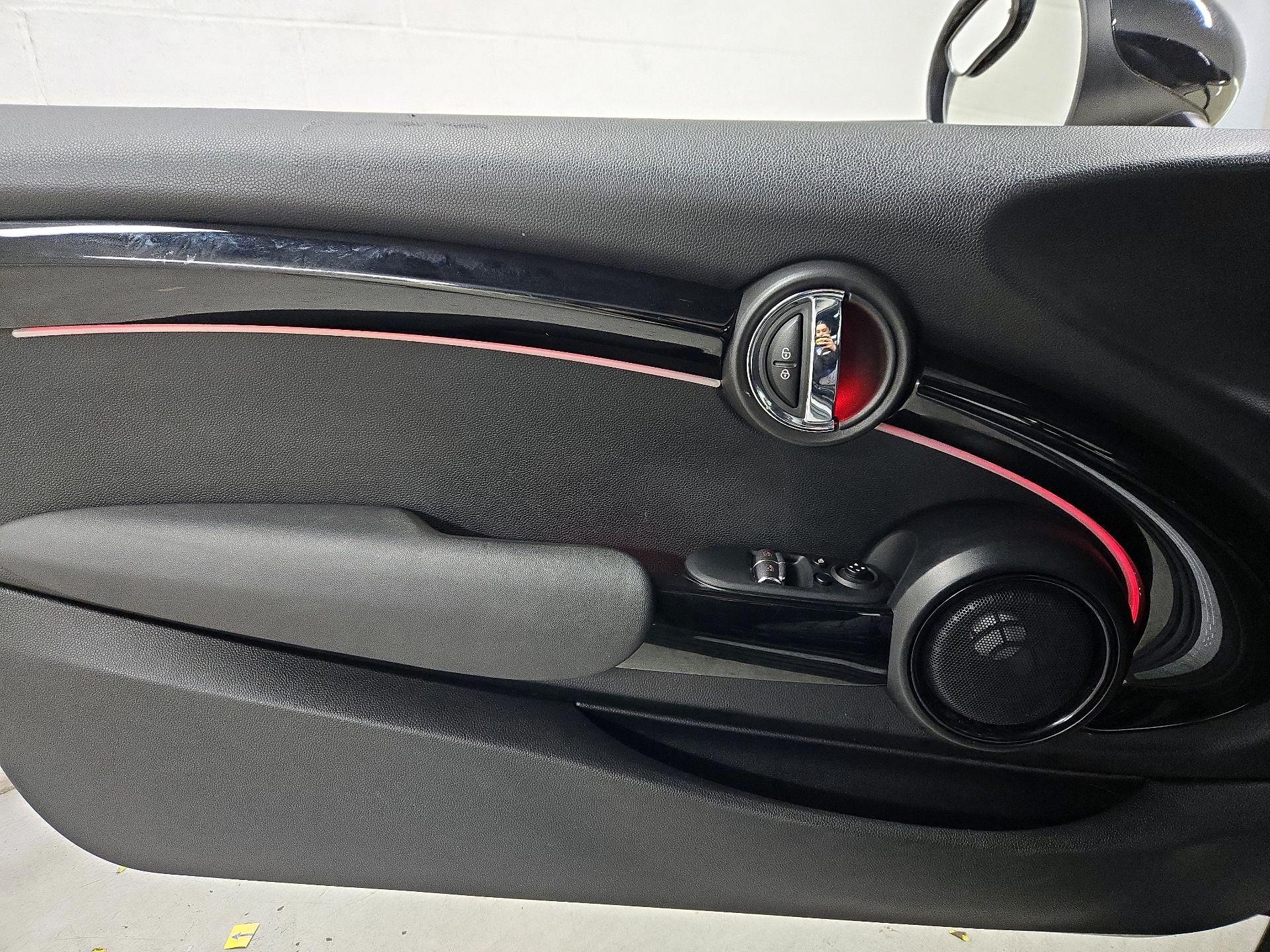 Thumbnail: 2017 MINI Cooper Hardtop - 12