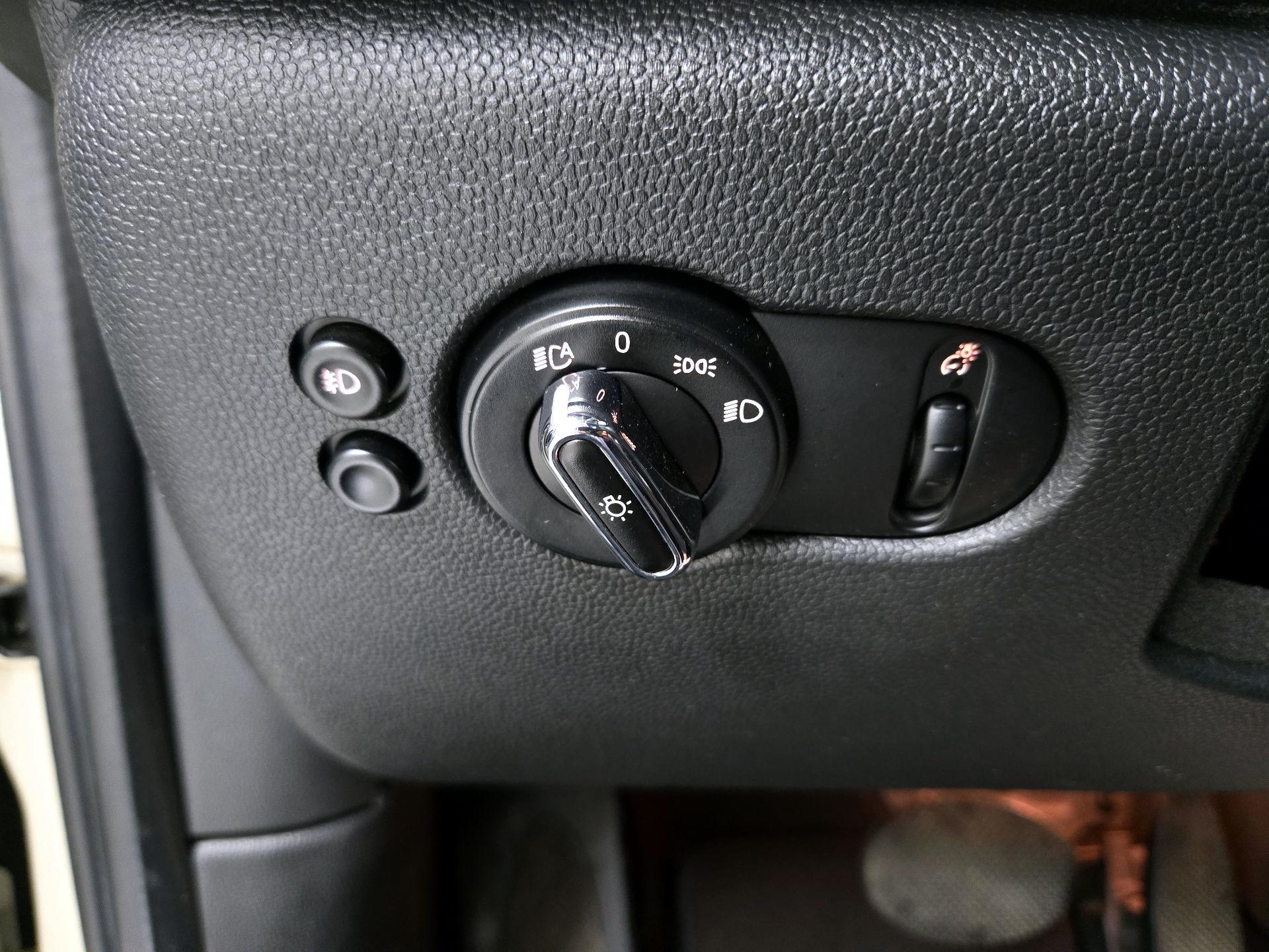 Thumbnail: 2017 MINI Cooper Hardtop - 13