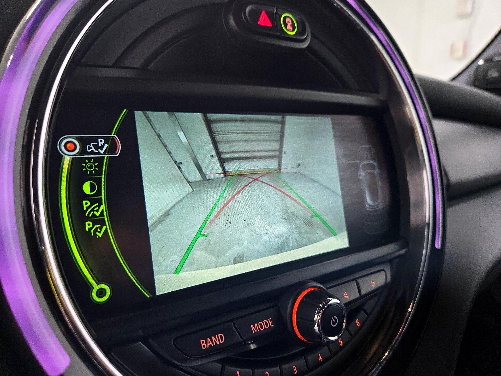 Thumbnail: 2017 MINI Cooper Hardtop - 15