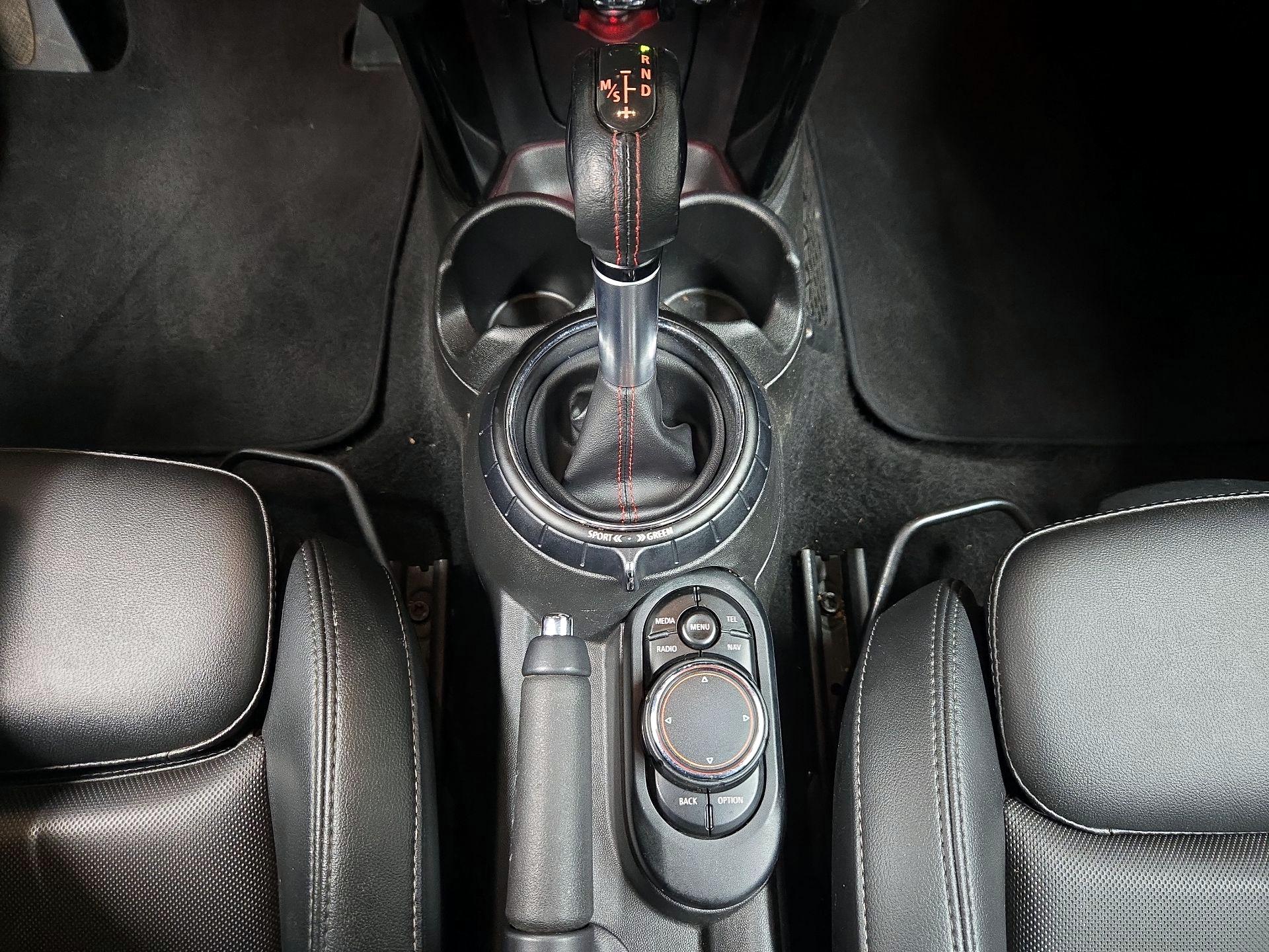 Thumbnail: 2017 MINI Cooper Hardtop - 18