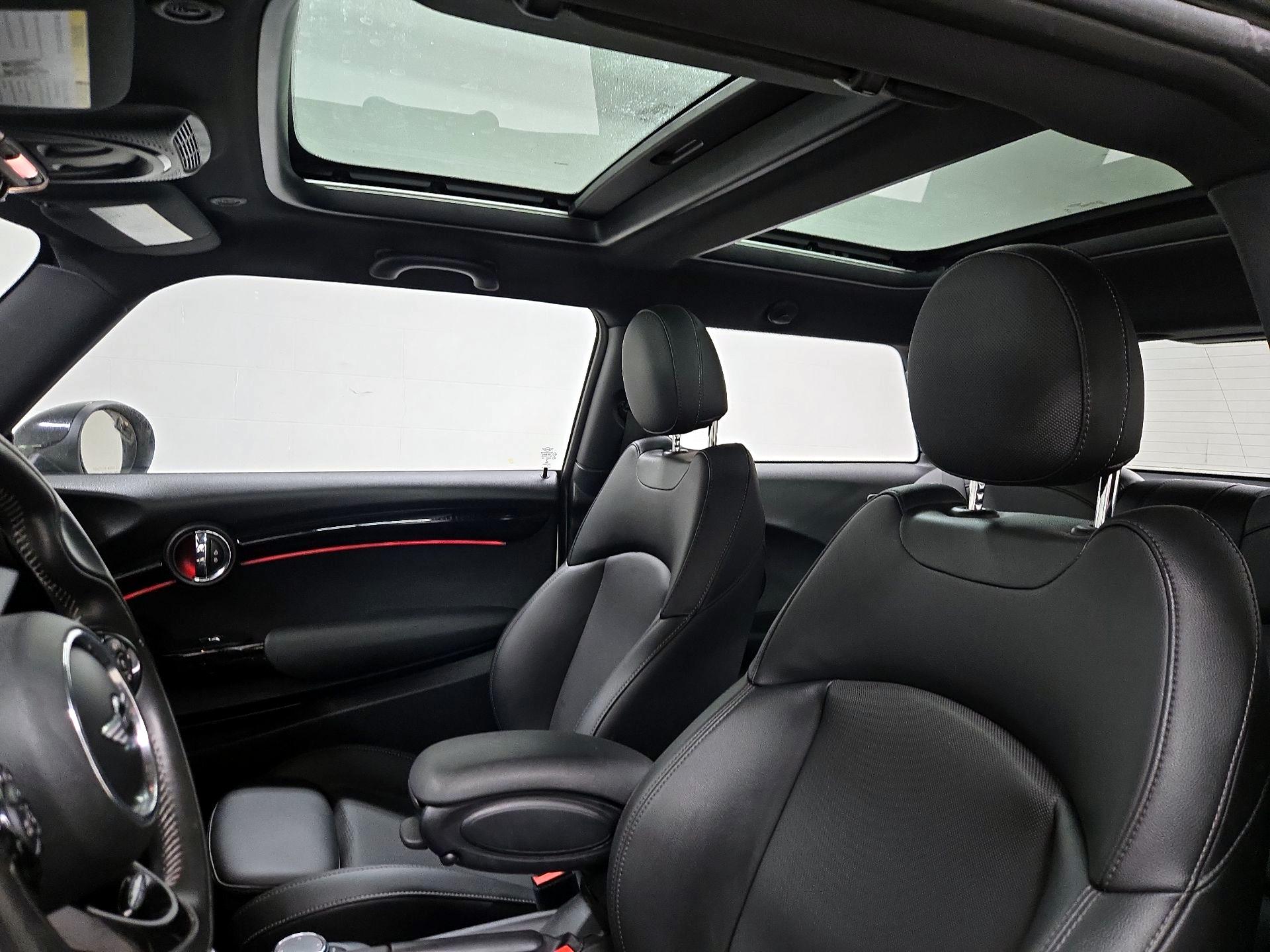 Thumbnail: 2017 MINI Cooper Hardtop - 20