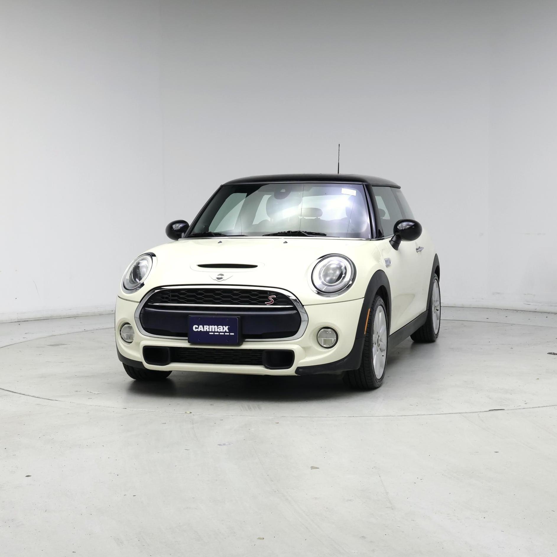 Thumbnail: 2017 MINI Cooper Hardtop - 4