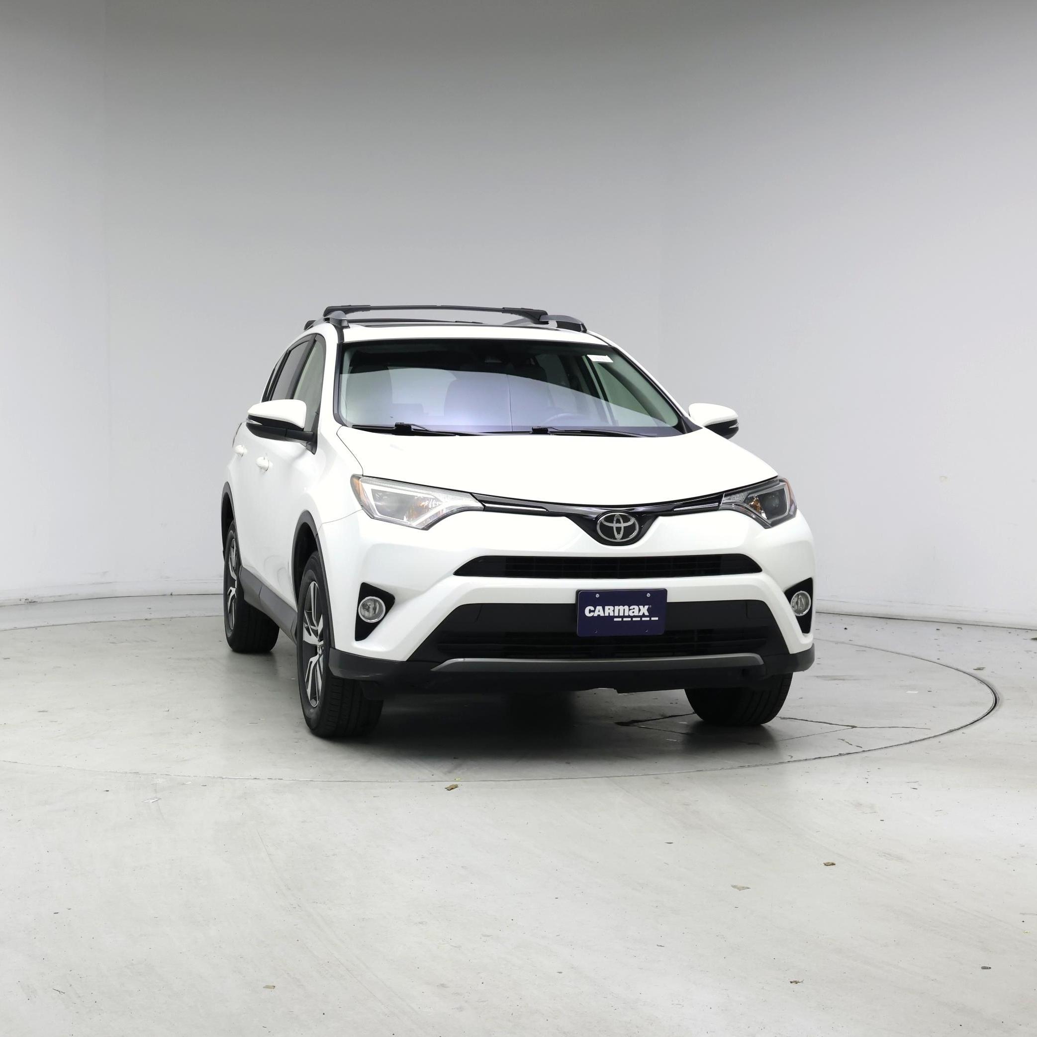 Thumbnail: 2017 Toyota RAV4 - 5
