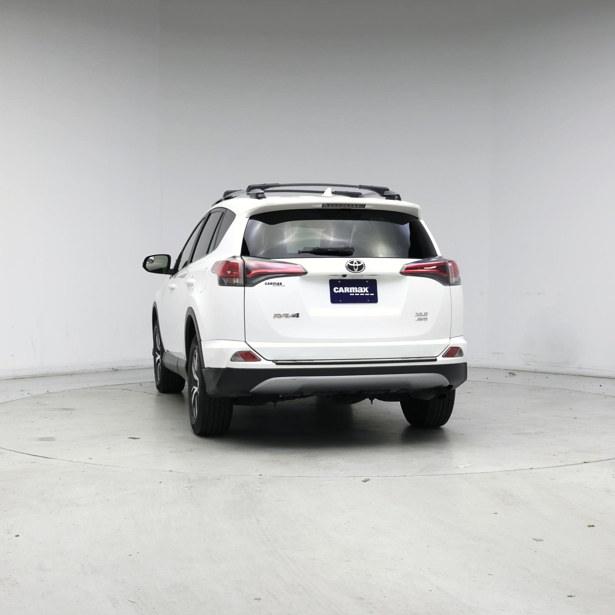 Thumbnail: 2017 Toyota RAV4 - 6