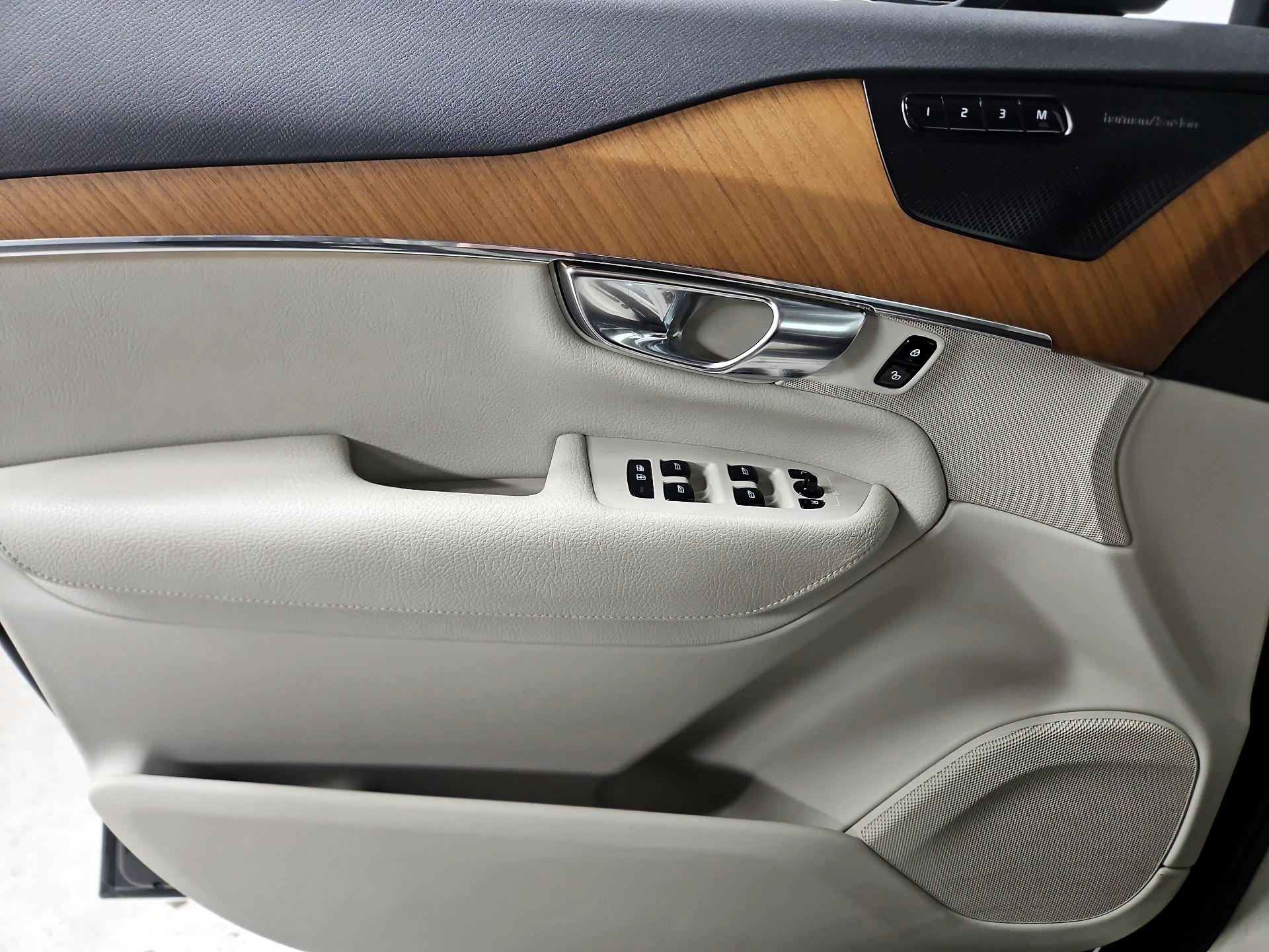 Thumbnail: 2021 Volvo XC90 - 12