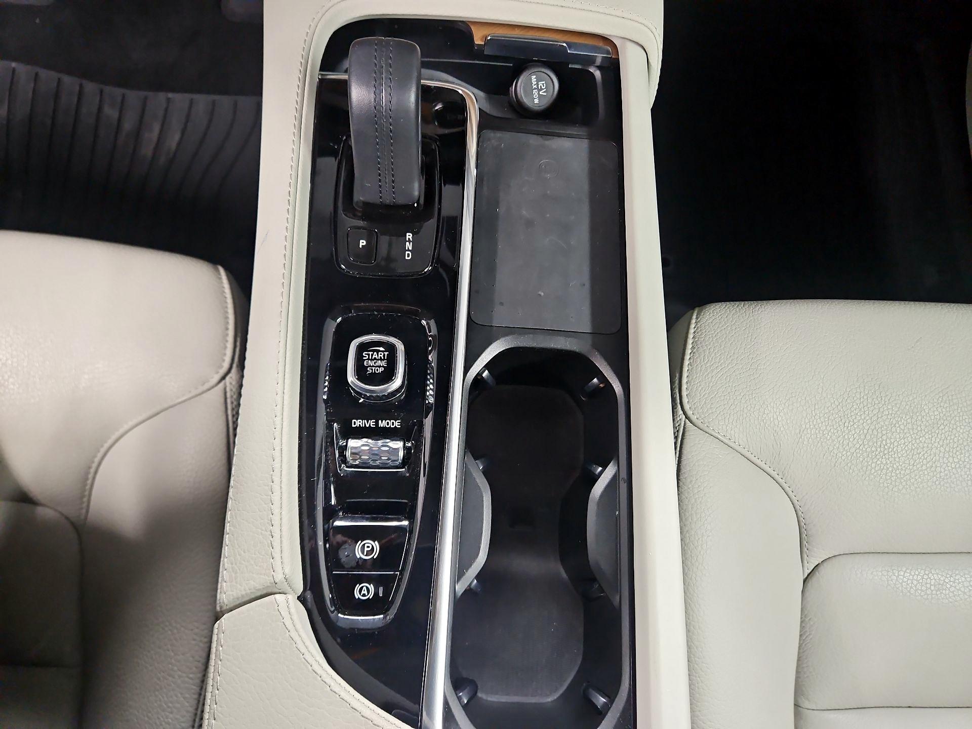 Thumbnail: 2021 Volvo XC90 - 18