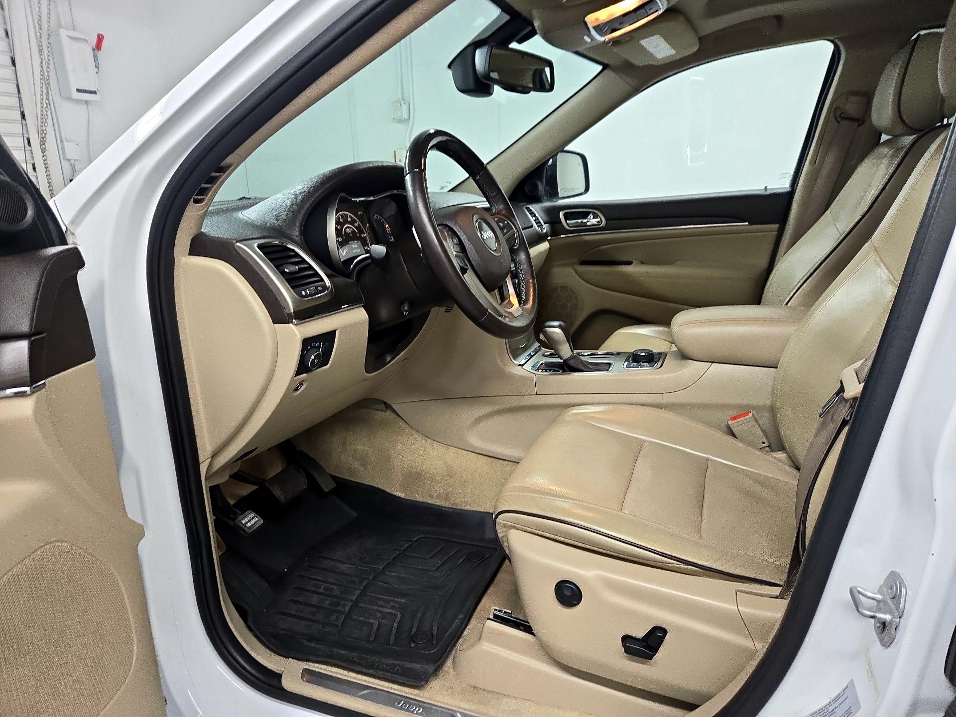 Thumbnail: 2016 Jeep Grand Cherokee - 11