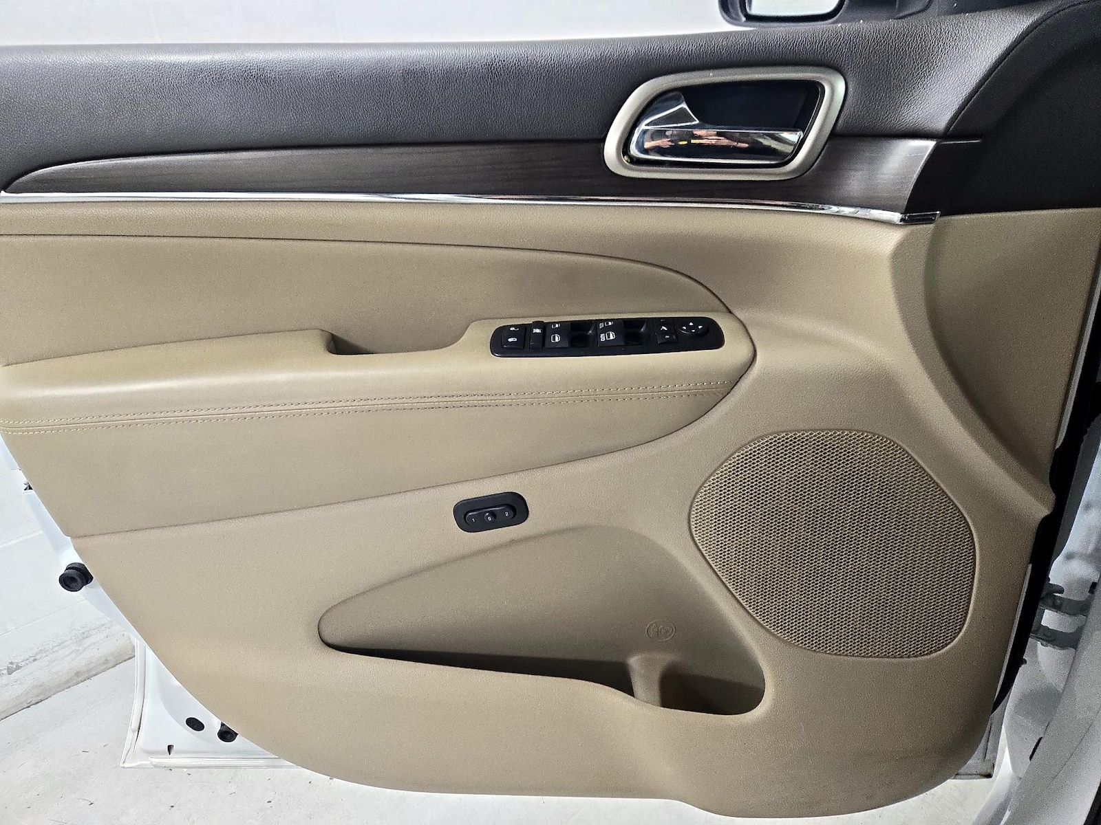 2016 Jeep Grand Cherokee Overland - Photo 13
