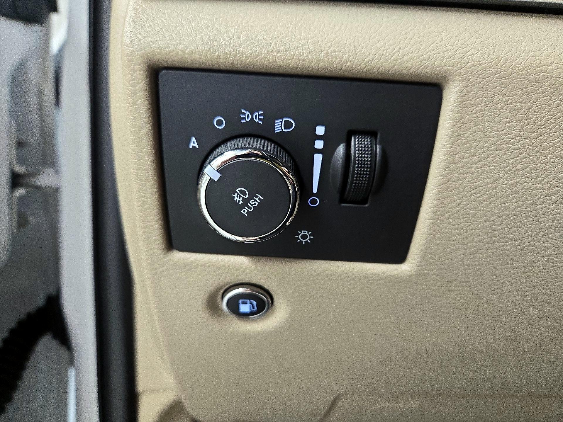 Thumbnail: 2016 Jeep Grand Cherokee - 13