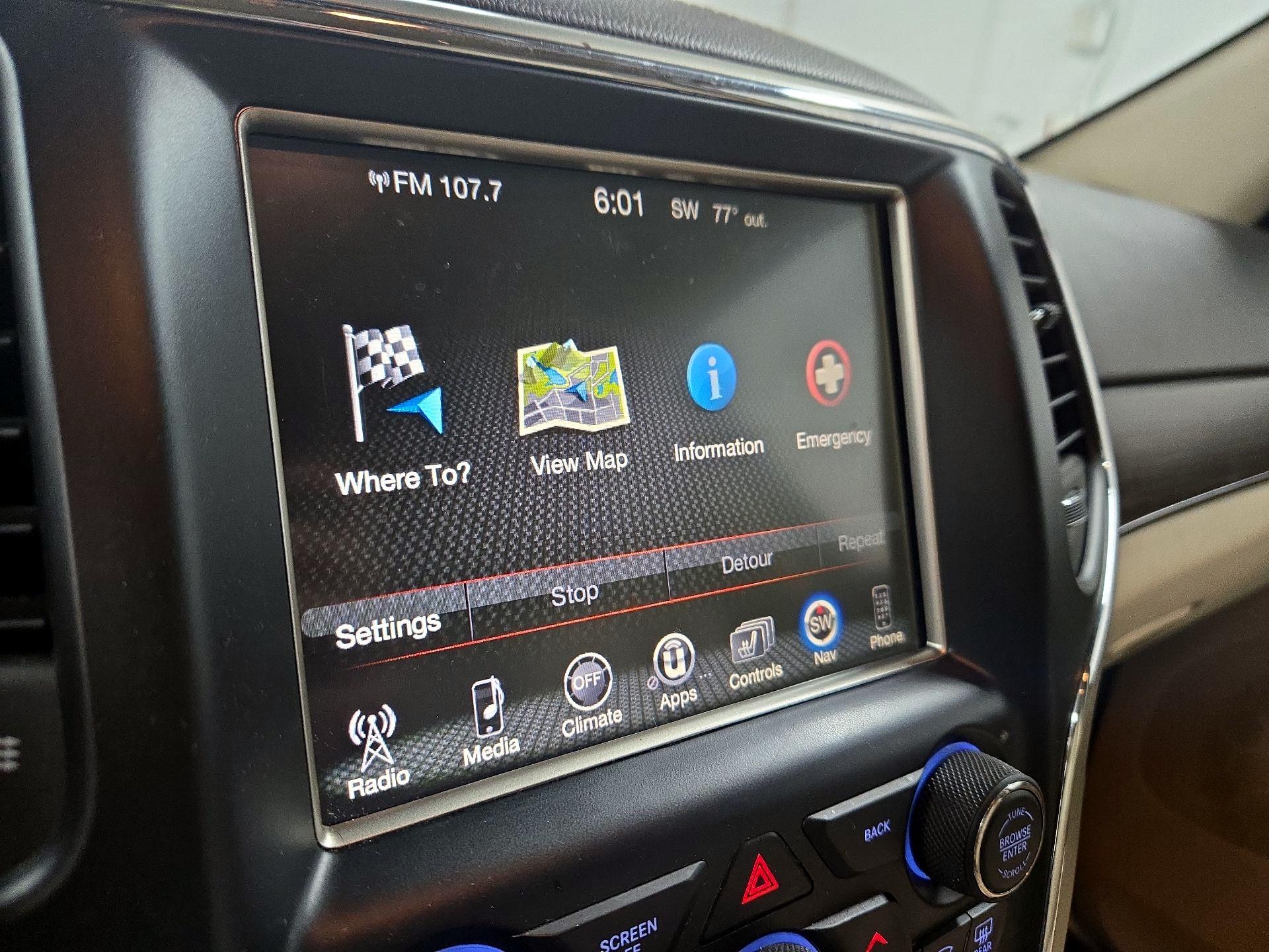 Thumbnail: 2016 Jeep Grand Cherokee - 14