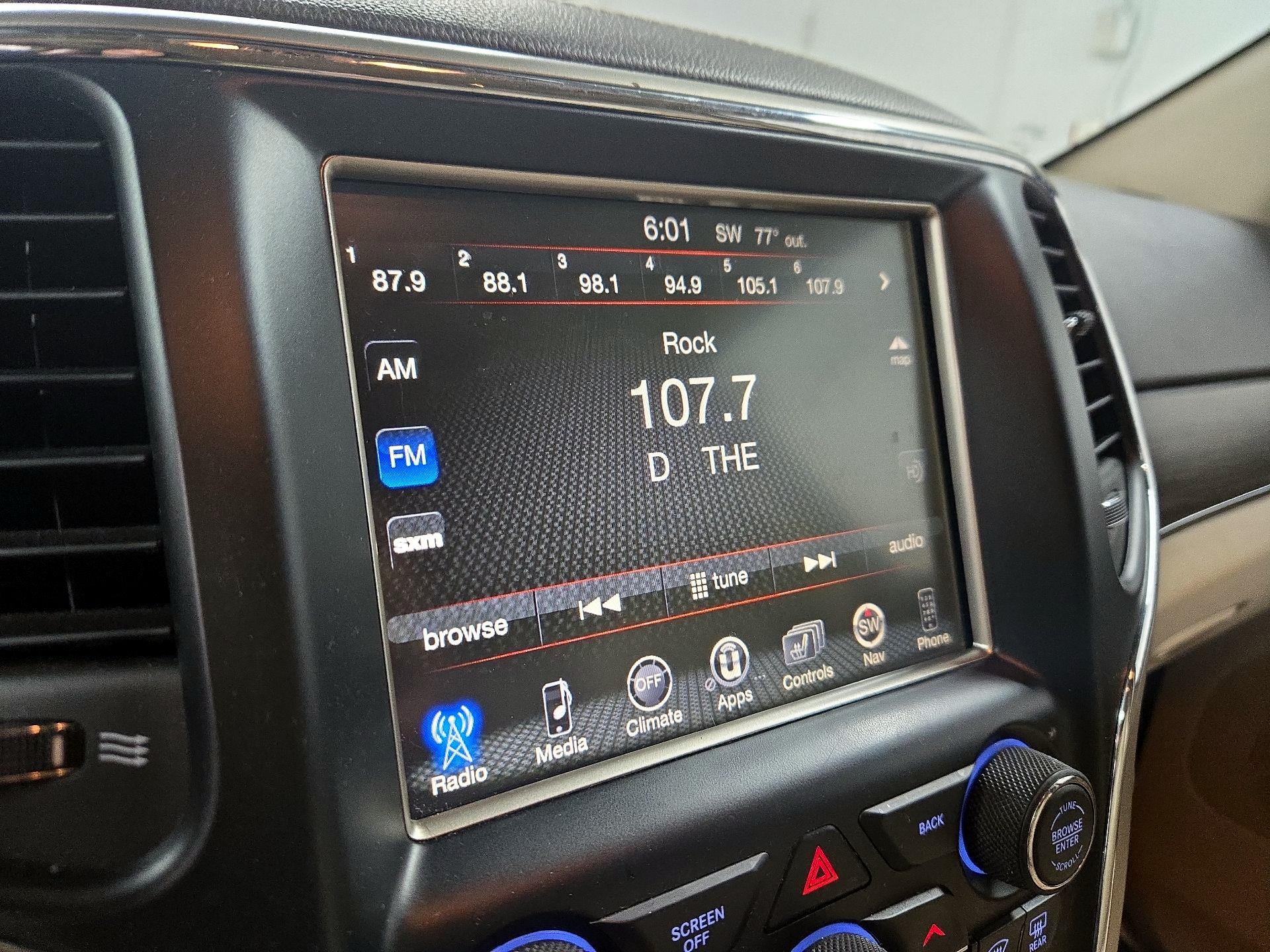 Thumbnail: 2016 Jeep Grand Cherokee - 16