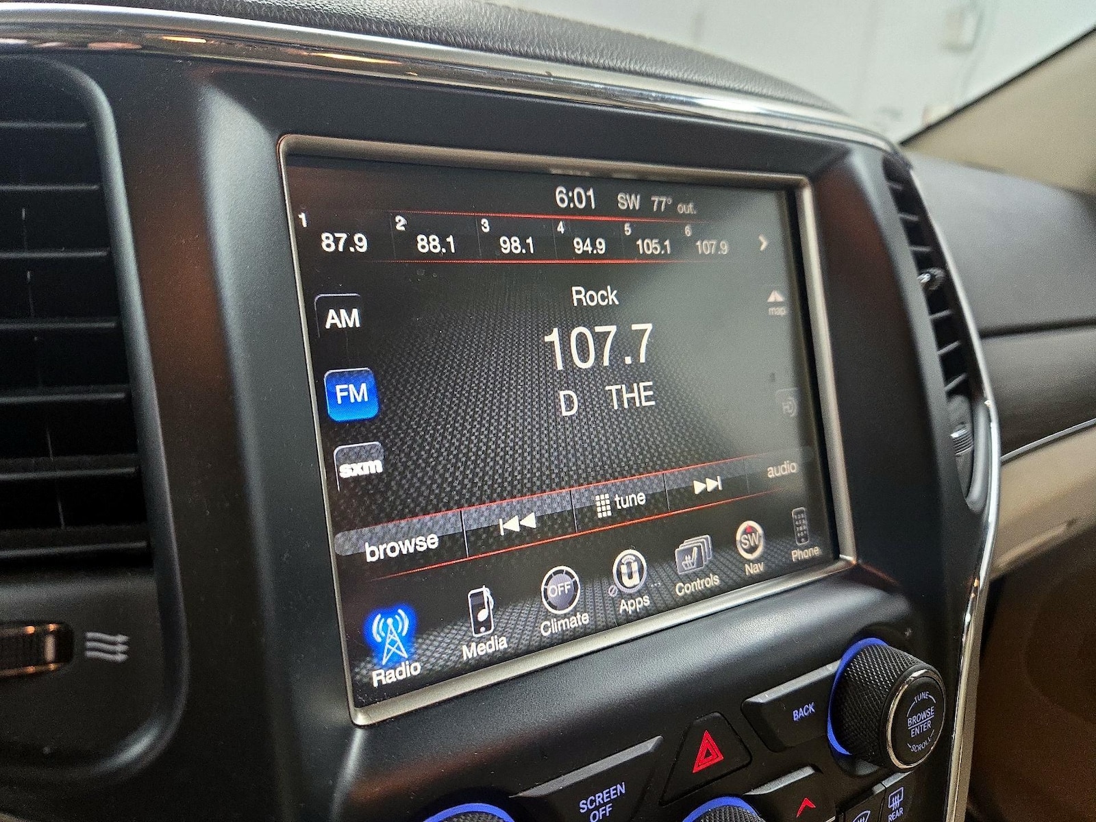 2016 Jeep Grand Cherokee Overland - Photo 17