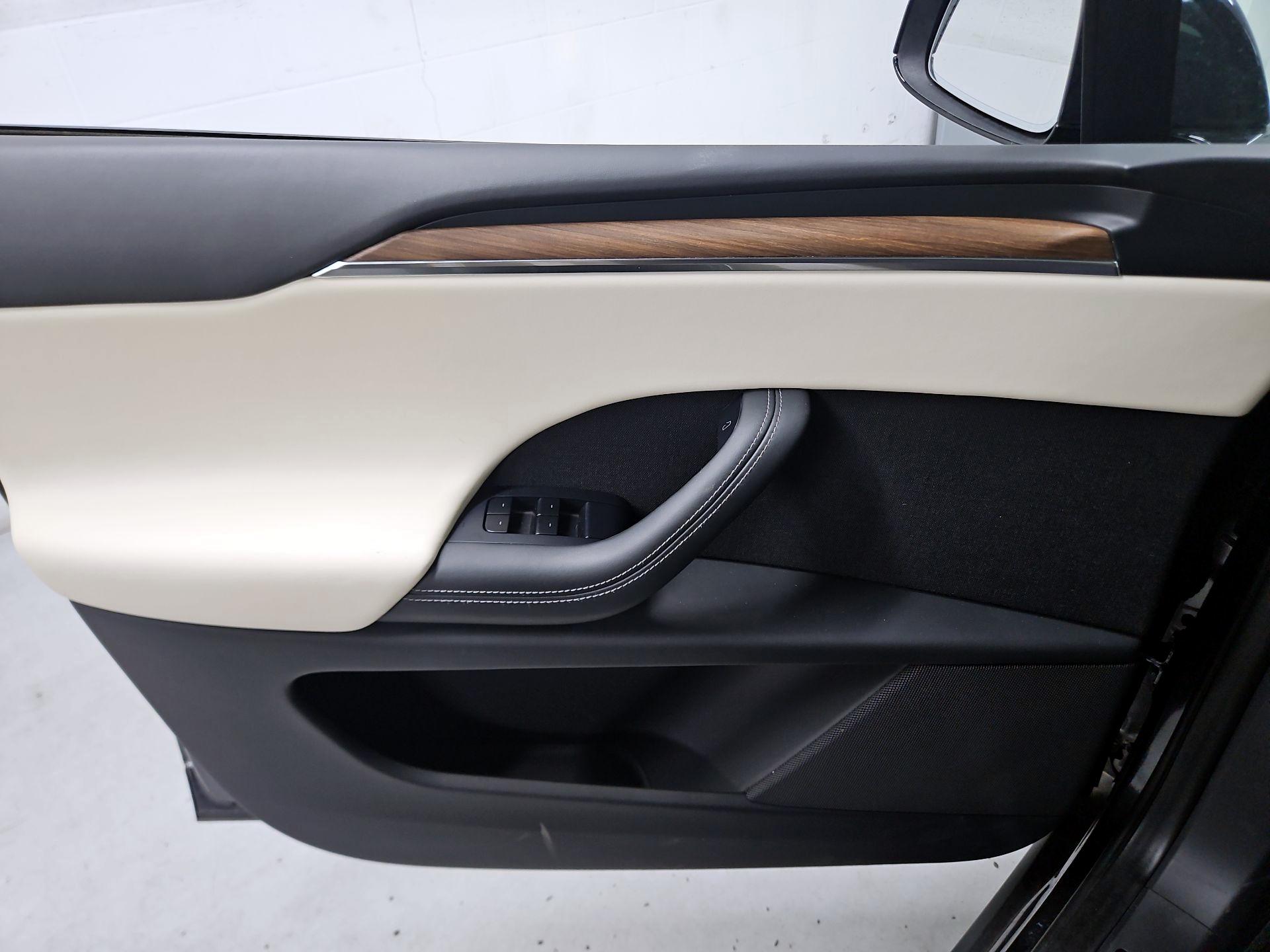 Thumbnail: 2024 Tesla Model X - 12