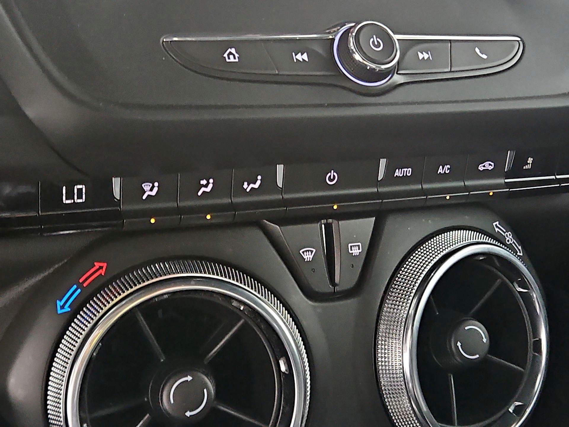 Thumbnail: 2021 Chevrolet Camaro - 16