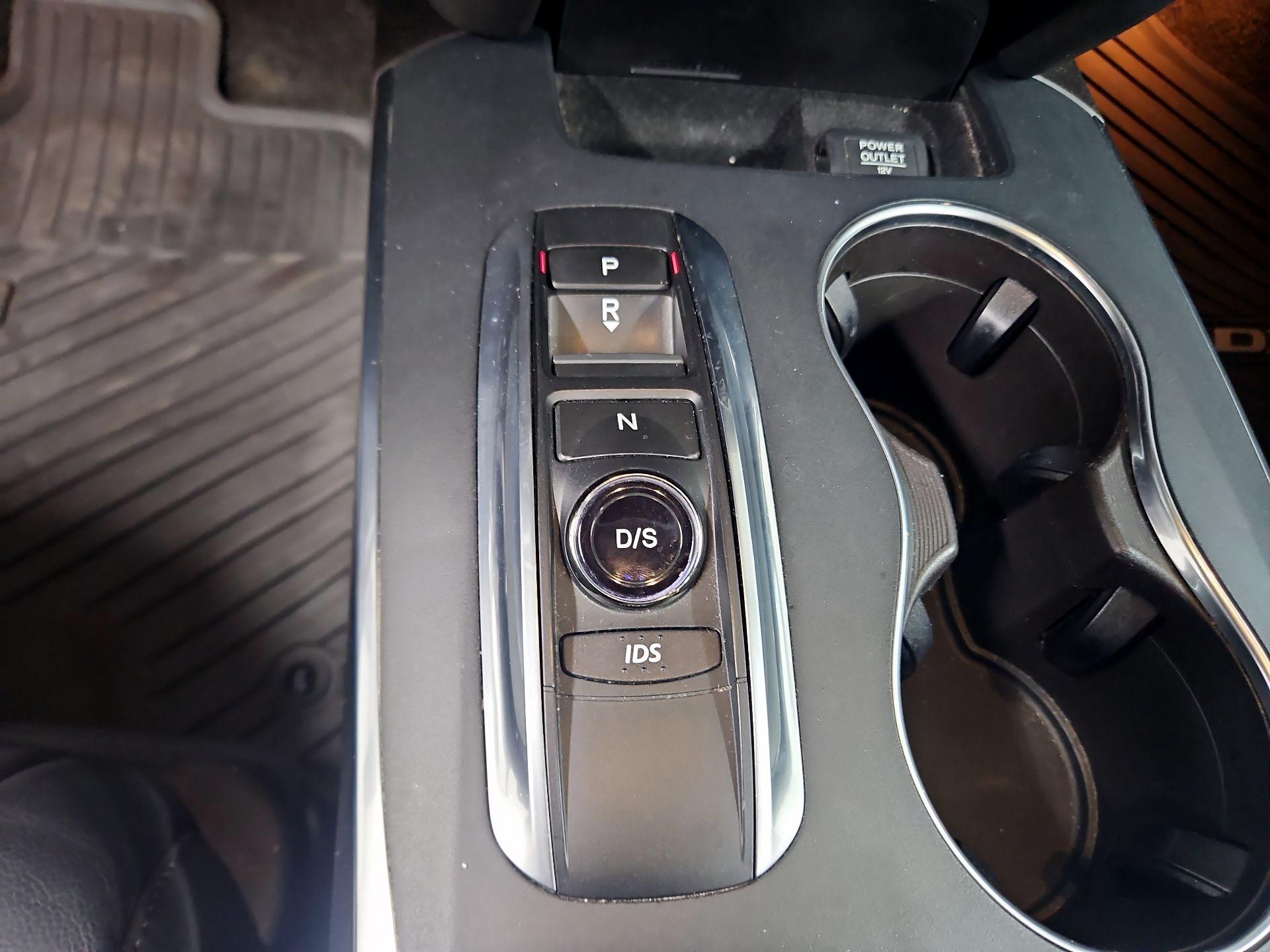 Thumbnail: 2016 Acura MDX - 17