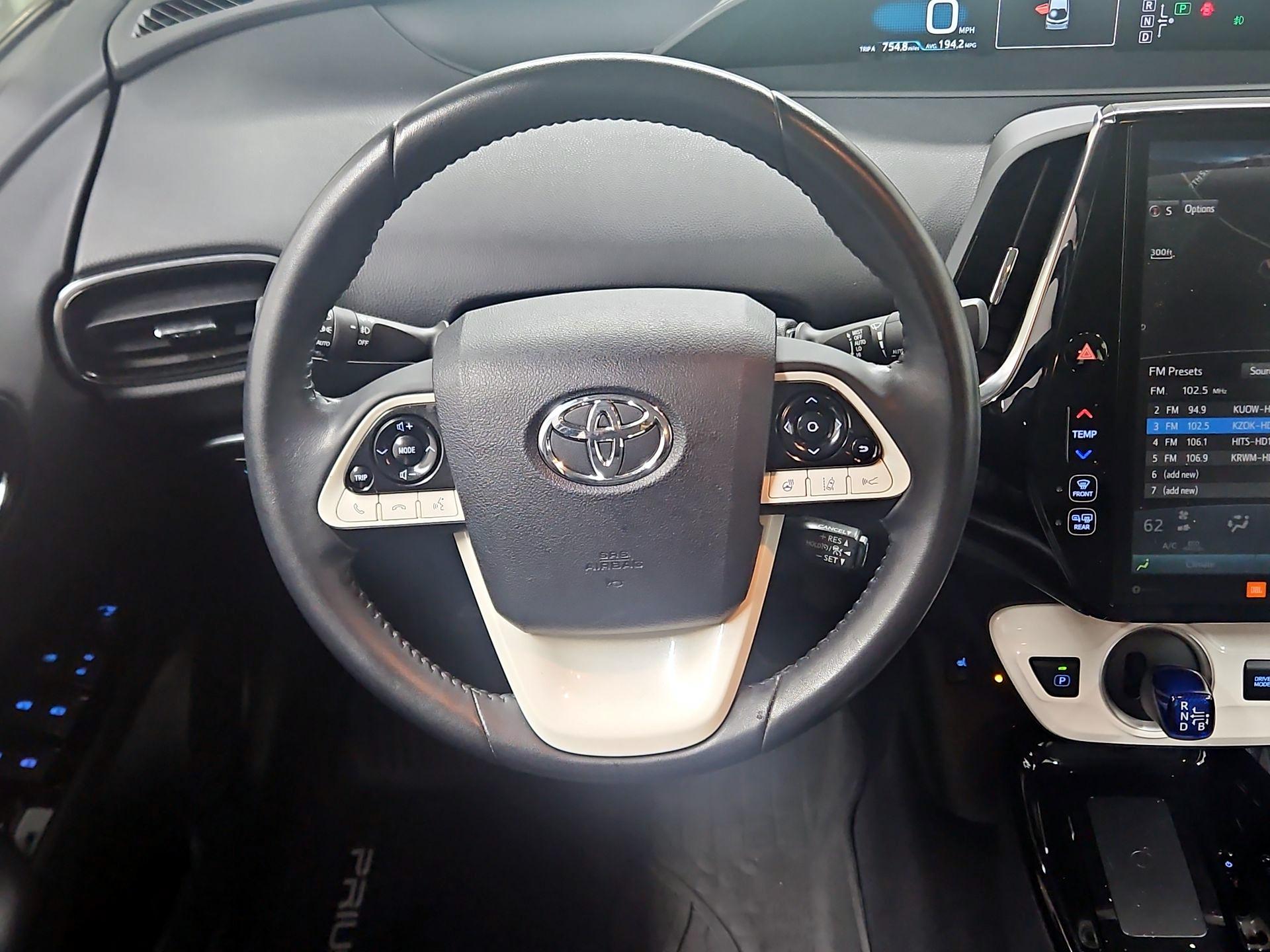 Thumbnail: 2017 Toyota Prius Prime - 10