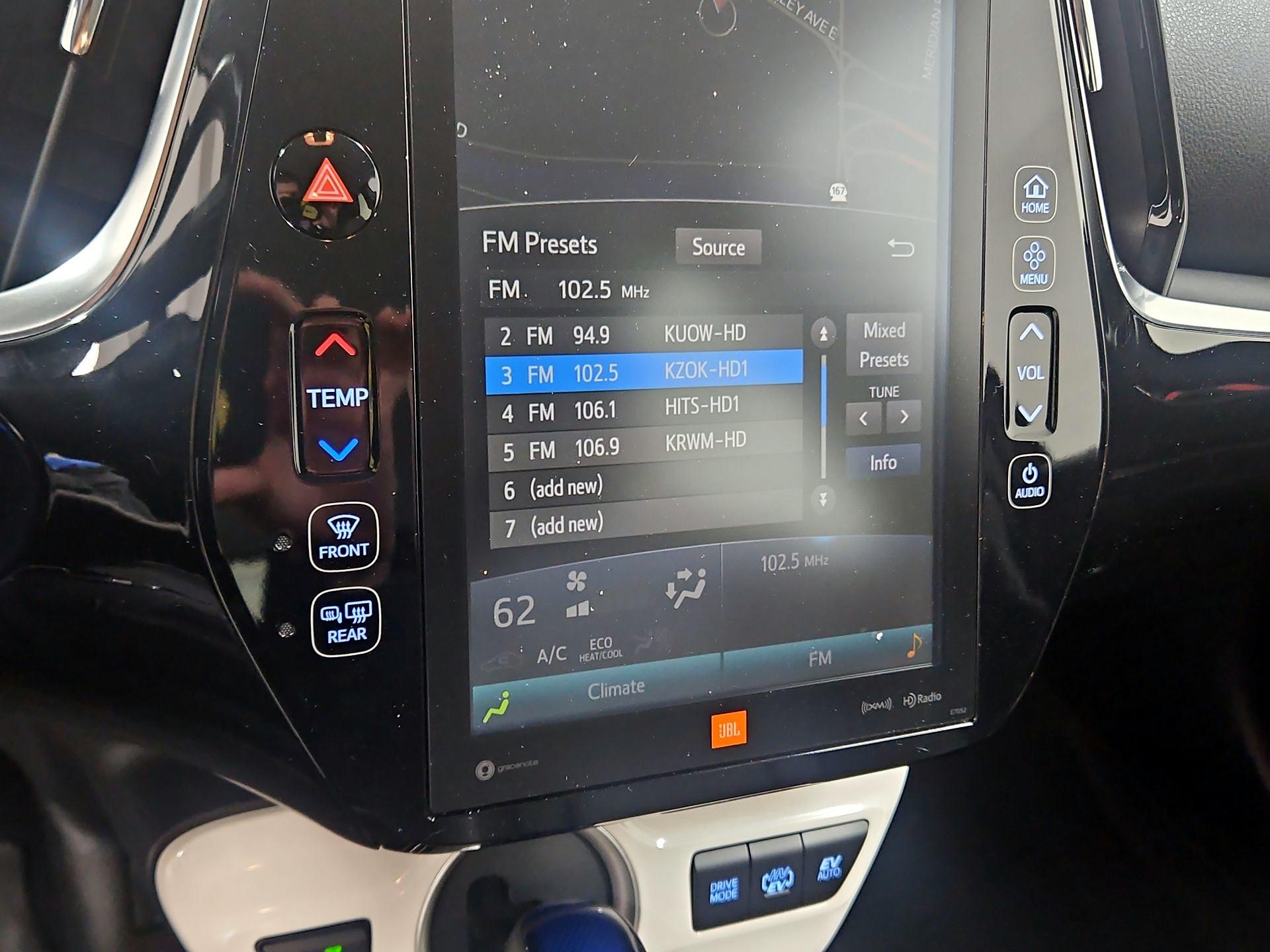 Thumbnail: 2017 Toyota Prius Prime - 15