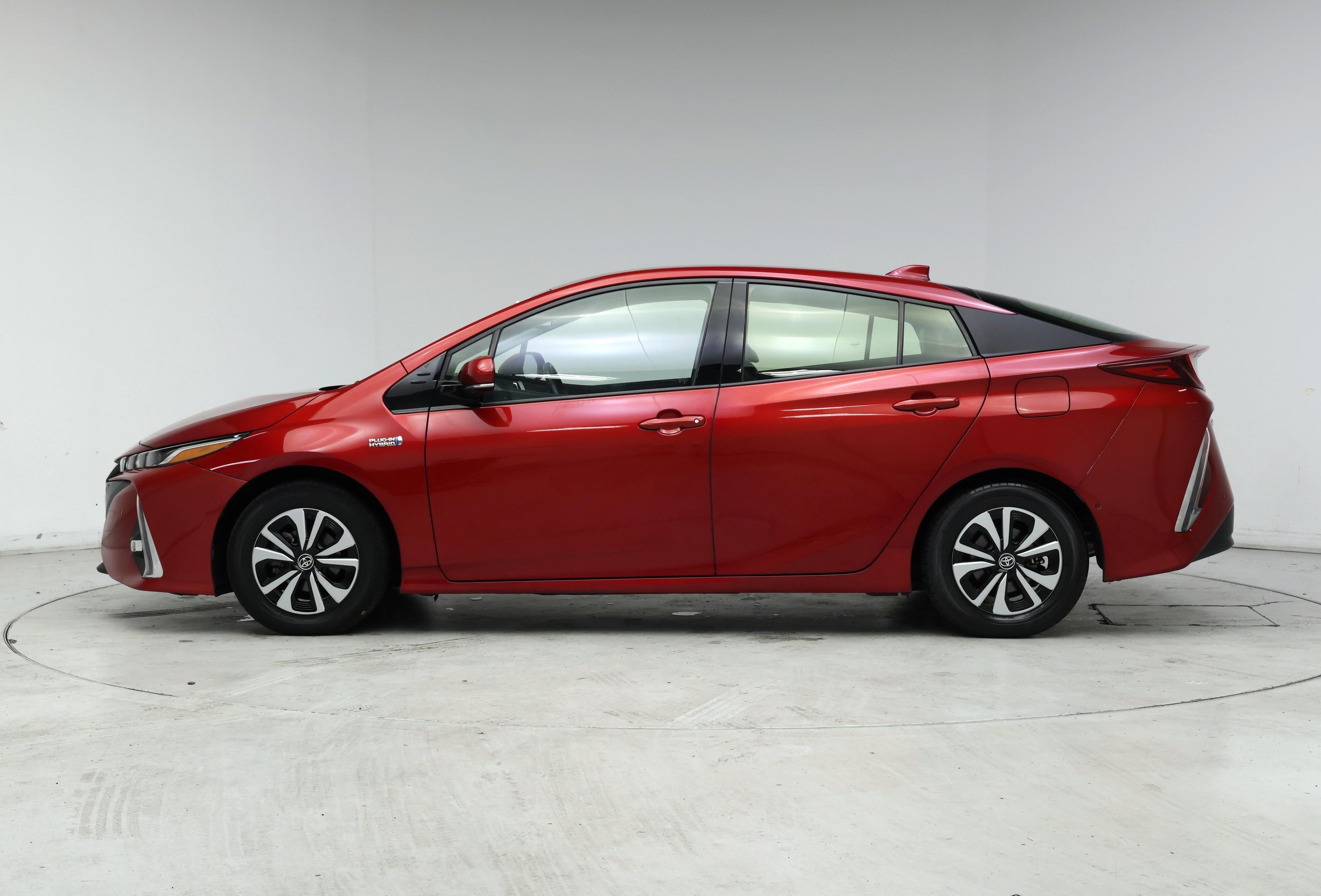 Thumbnail: 2017 Toyota Prius Prime - 3