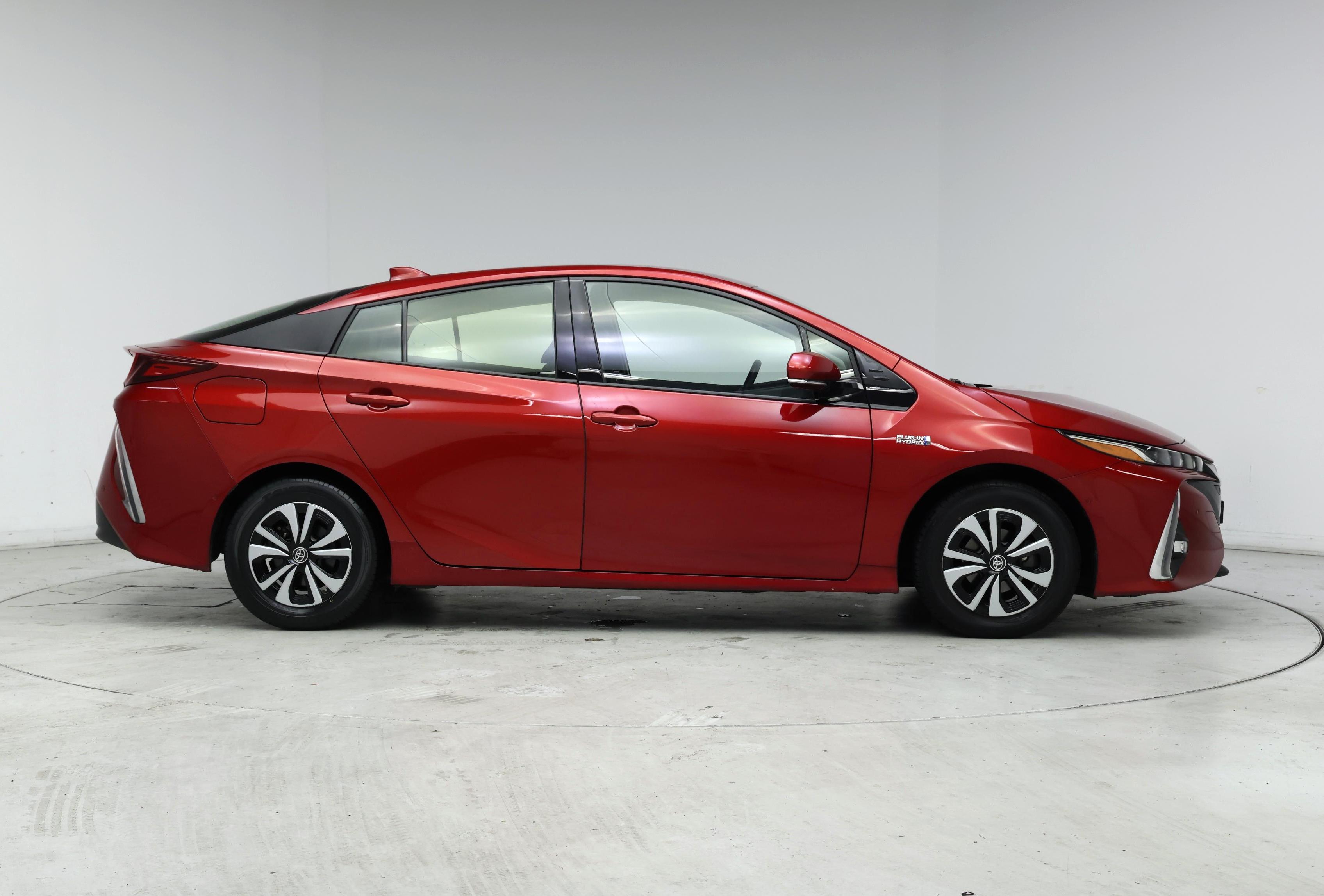 Thumbnail: 2017 Toyota Prius Prime - 7