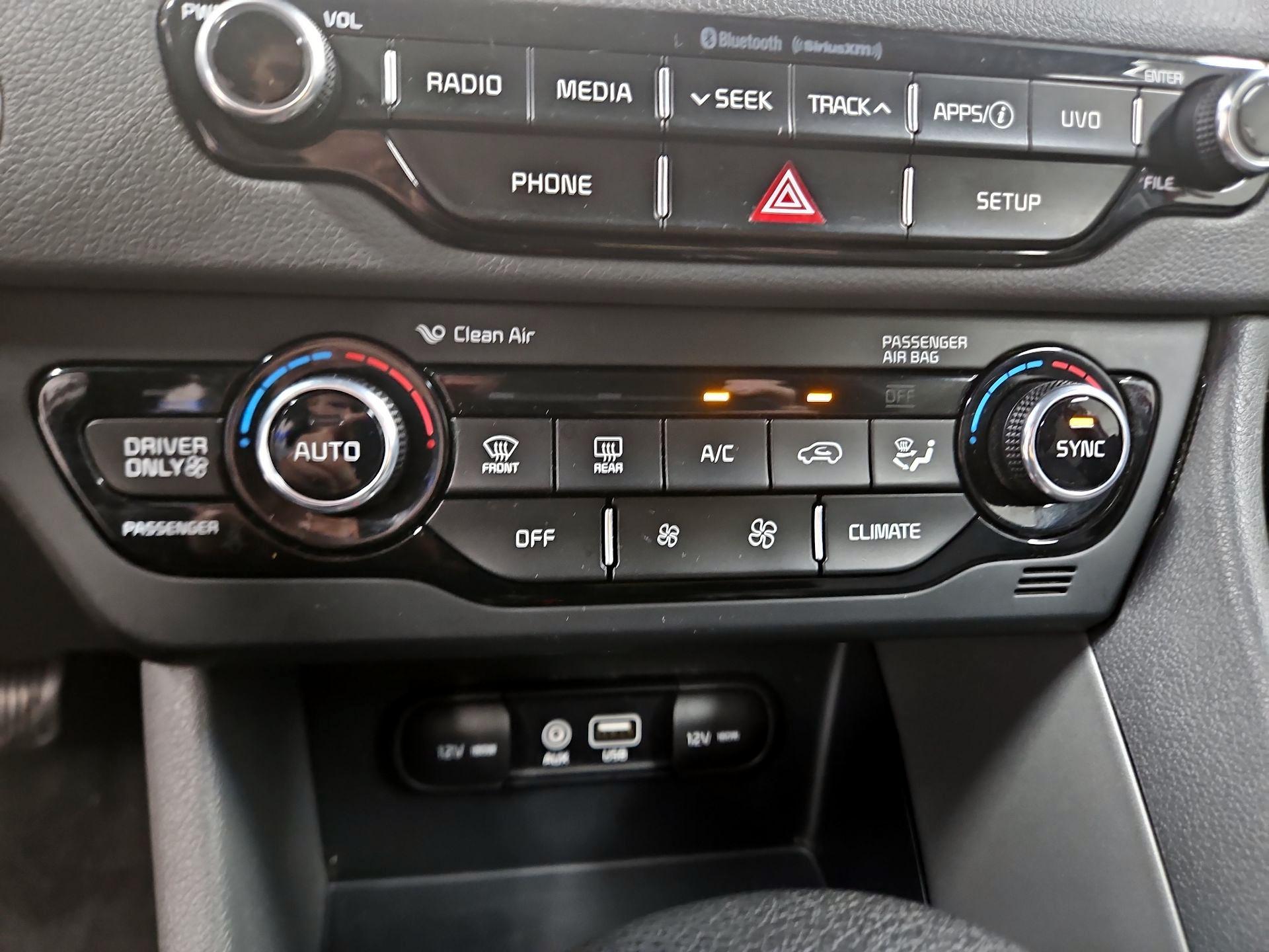 Thumbnail: 2017 Kia Niro - 16