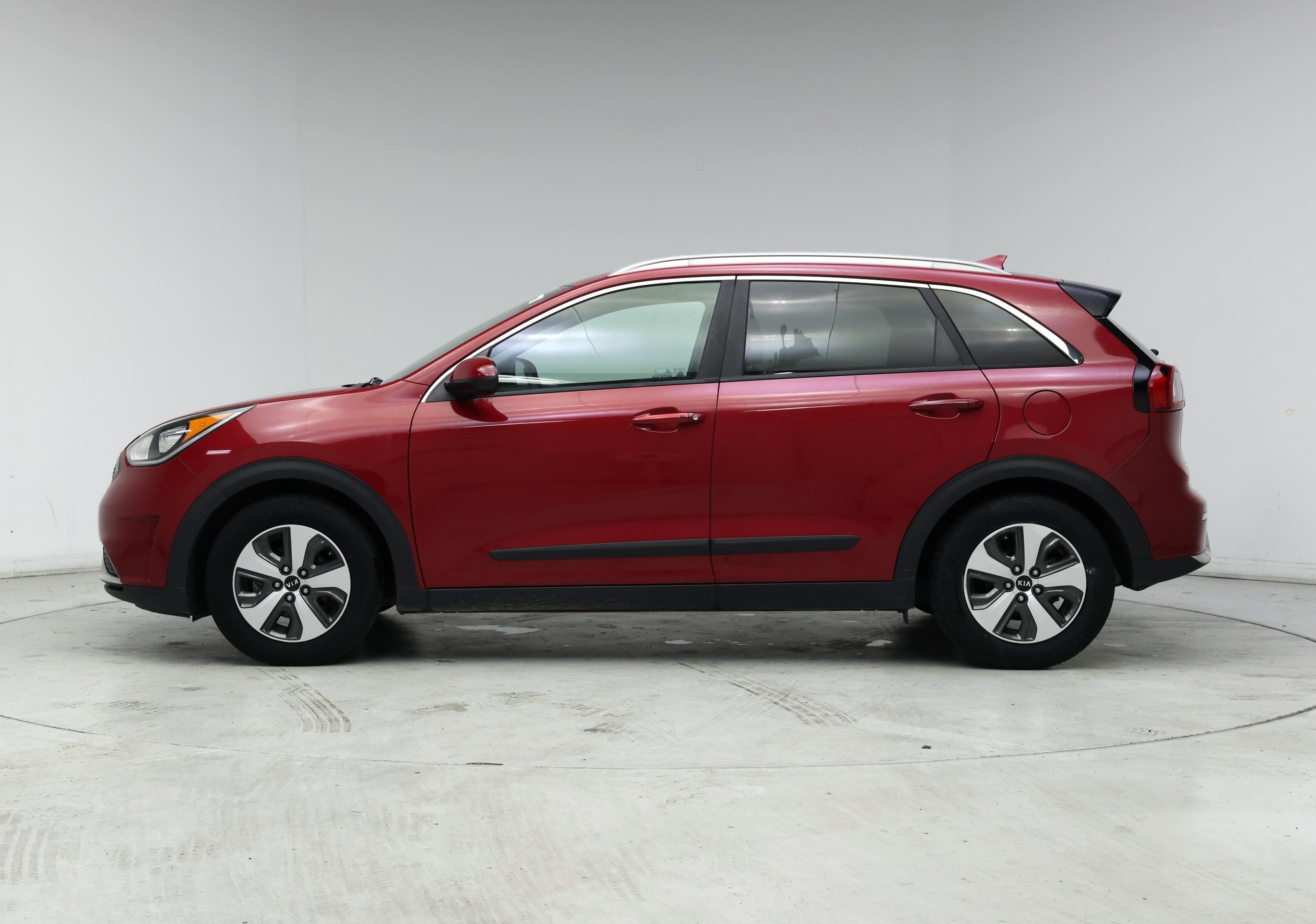 Thumbnail: 2017 Kia Niro - 3
