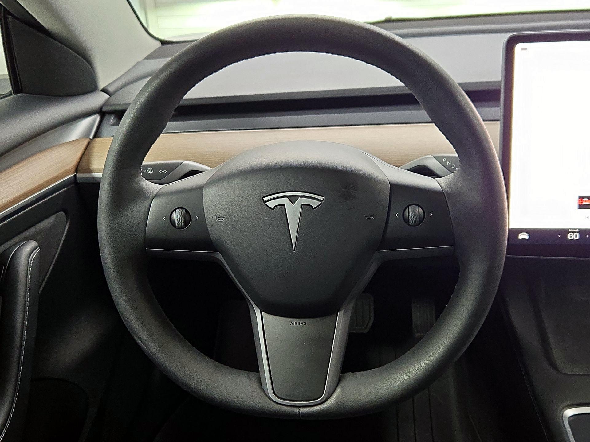 Thumbnail: 2023 Tesla Model 3 - 10