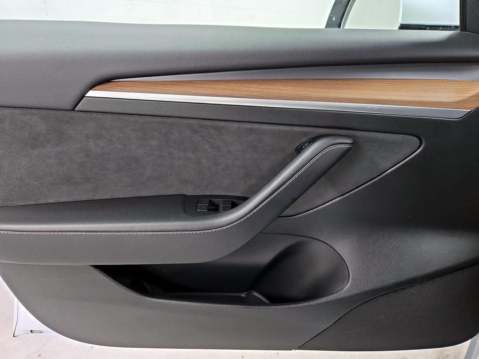 Thumbnail: 2023 Tesla Model 3 - 12