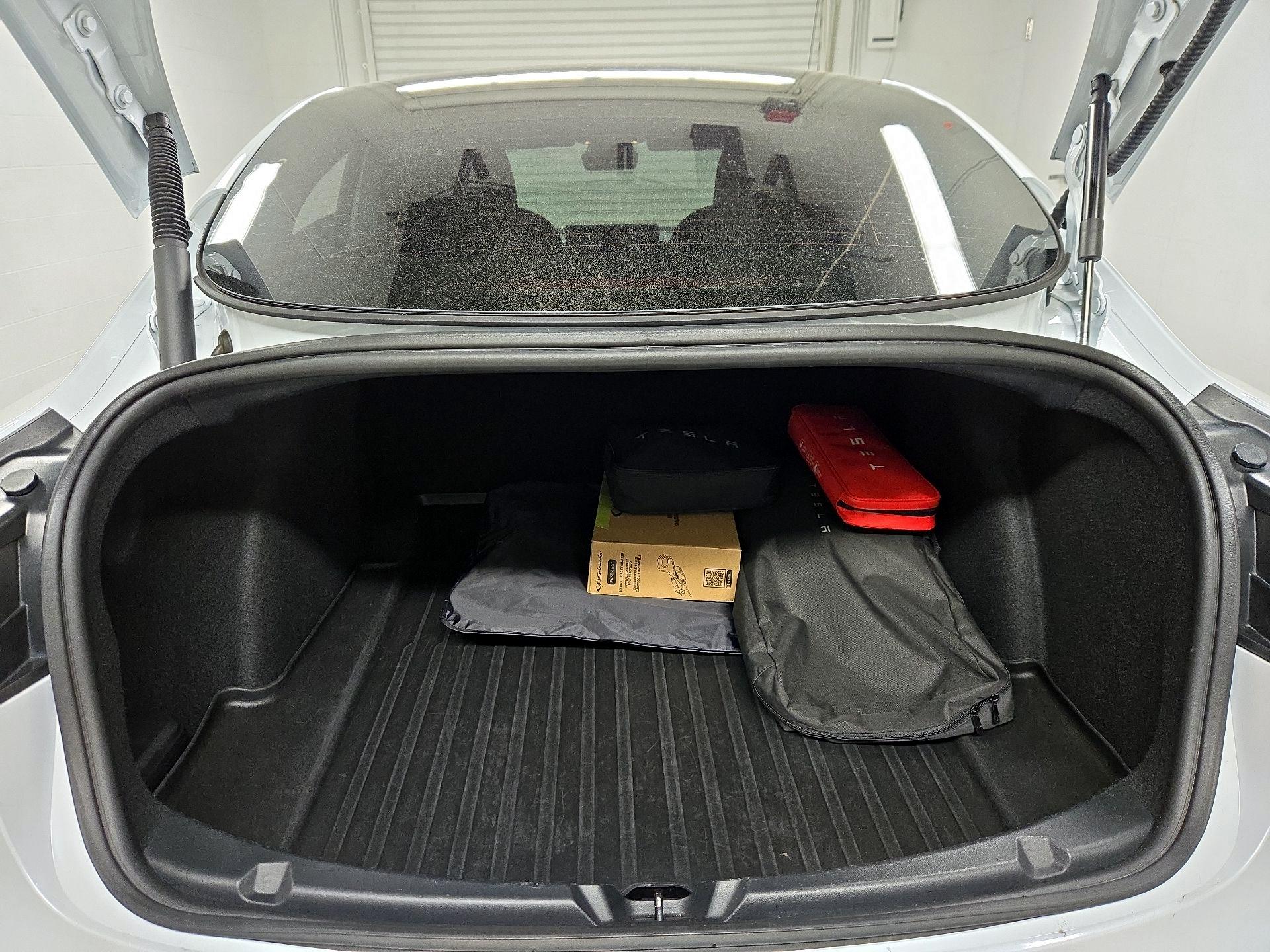 Thumbnail: 2023 Tesla Model 3 - 20