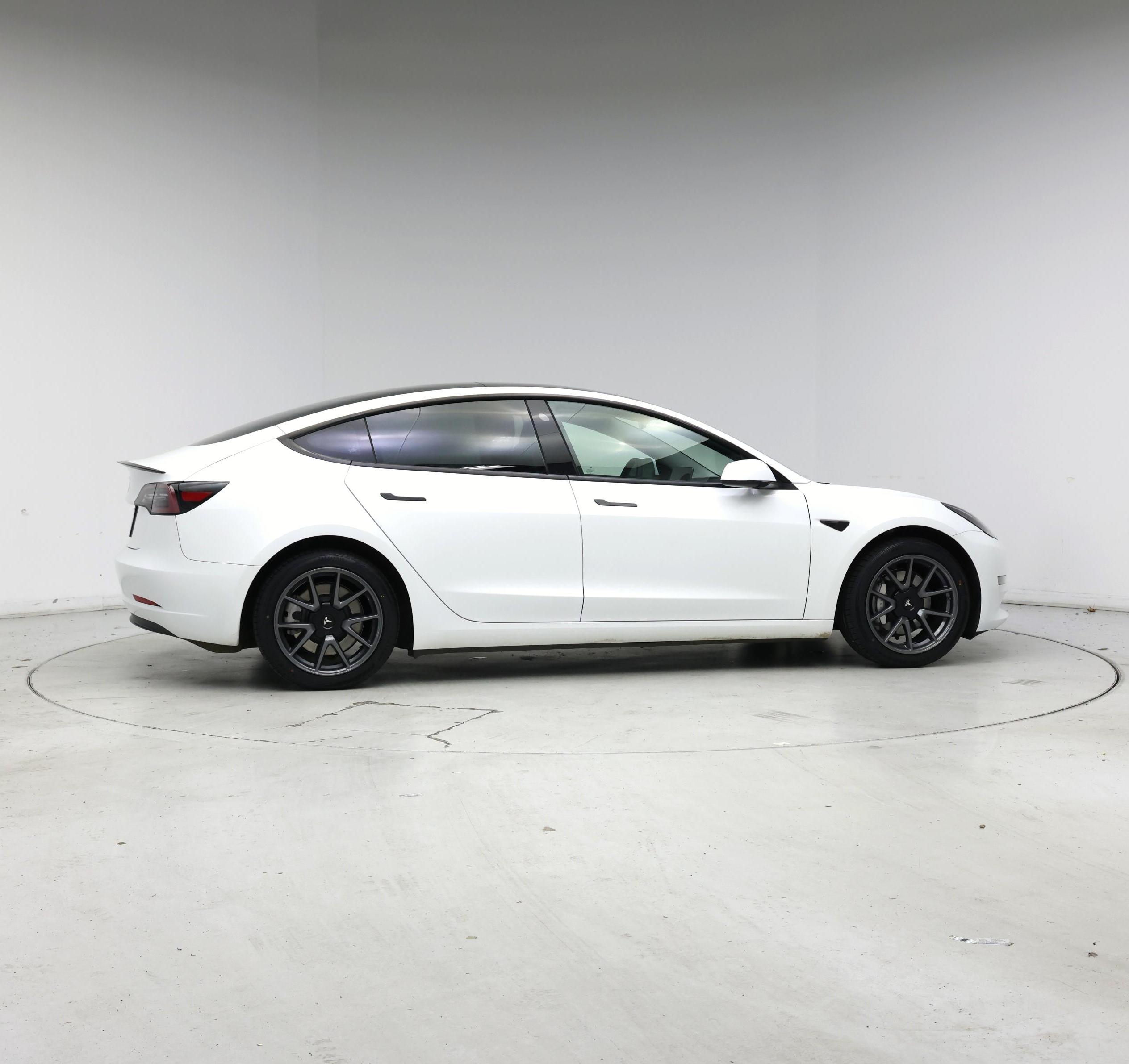 Thumbnail: 2023 Tesla Model 3 - 7