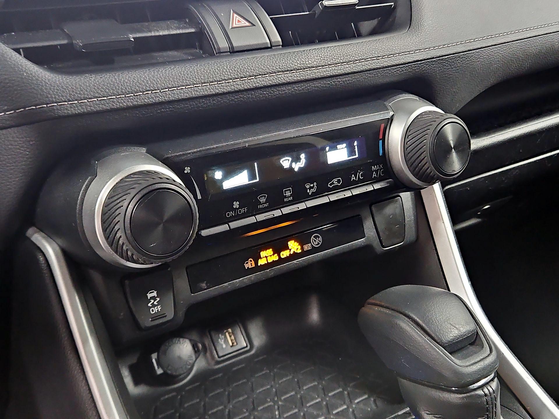 Thumbnail: 2023 Toyota RAV4 - 17